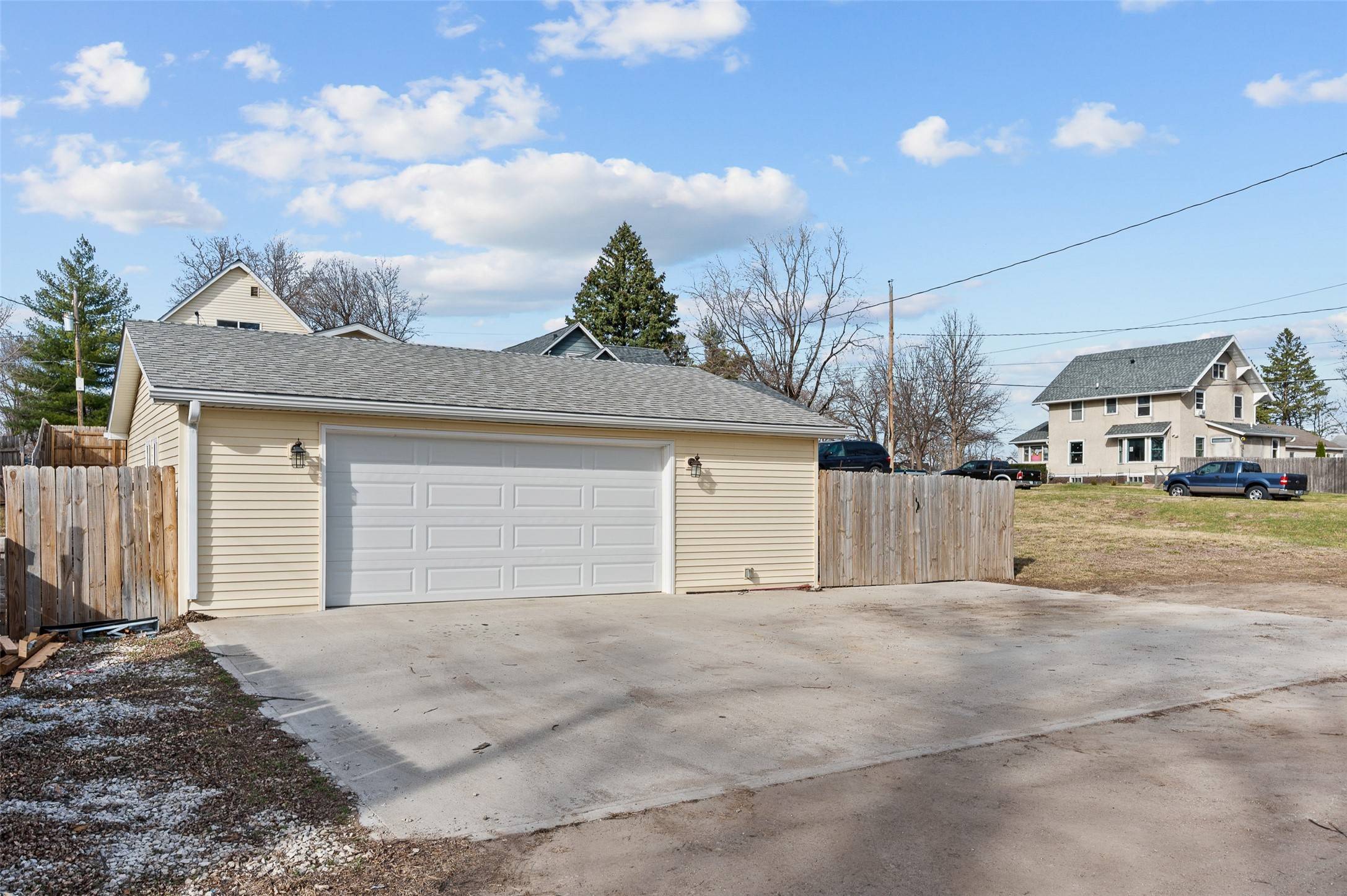 Des Moines, IA 50316,1517 E Court Avenue