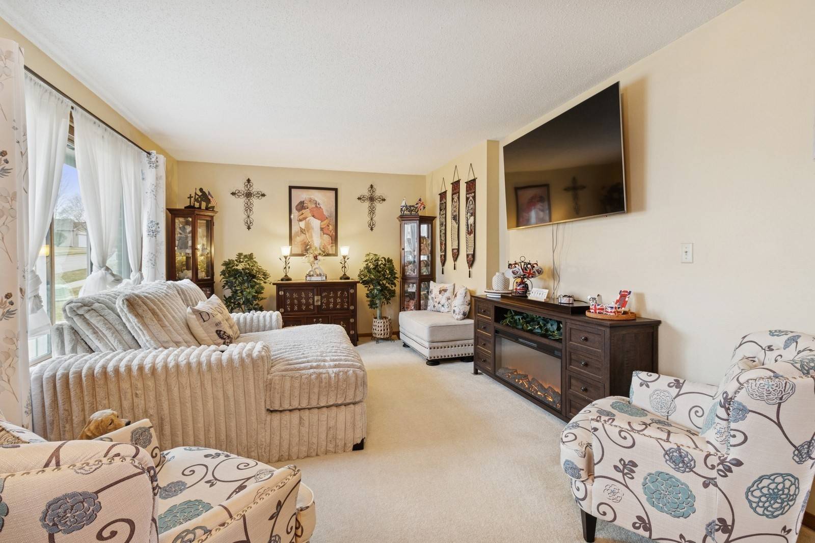Pella, IA 50219,1115 E 7th Street