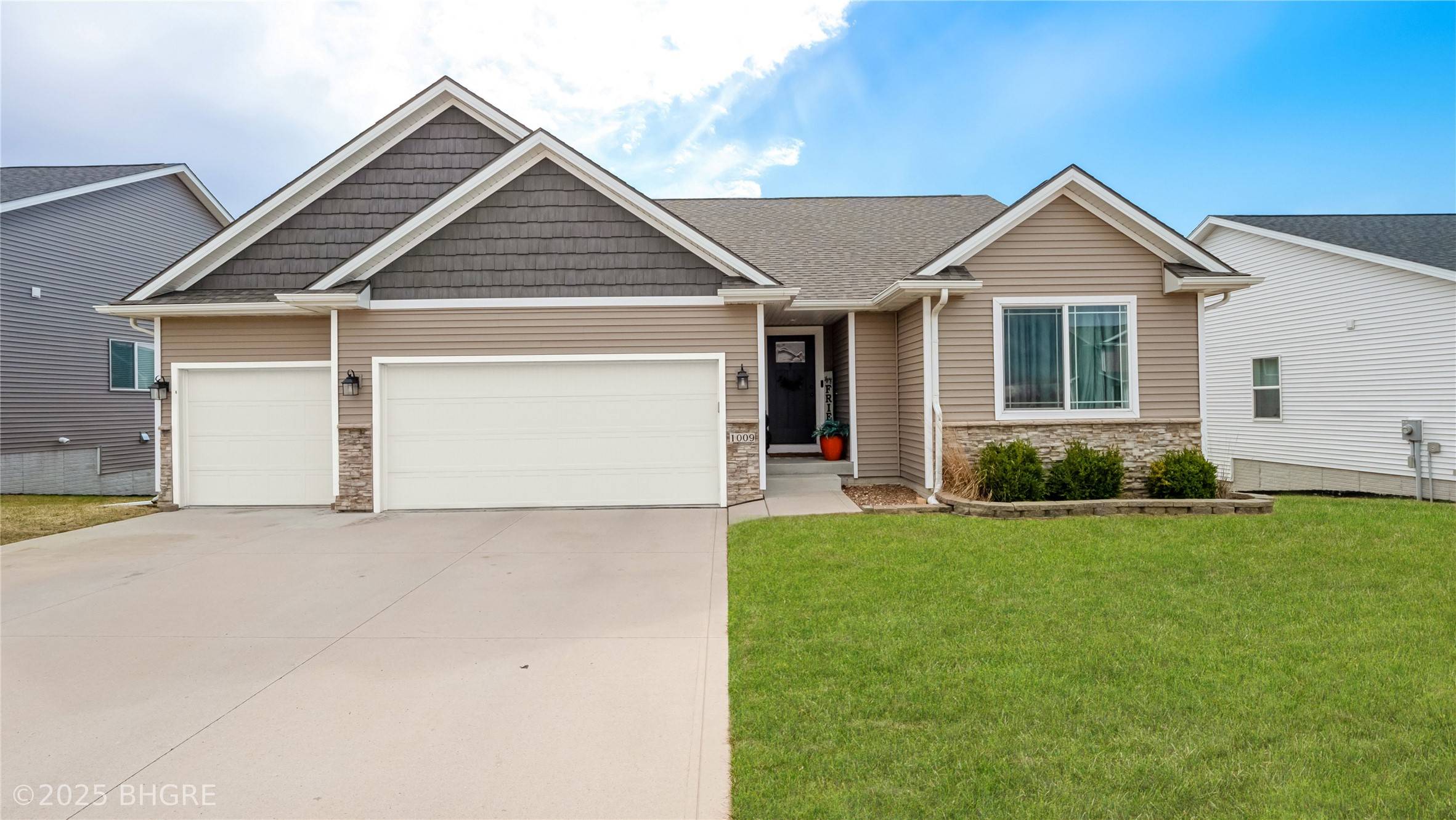 Indianola, IA 50125,1009 E Madison Avenue