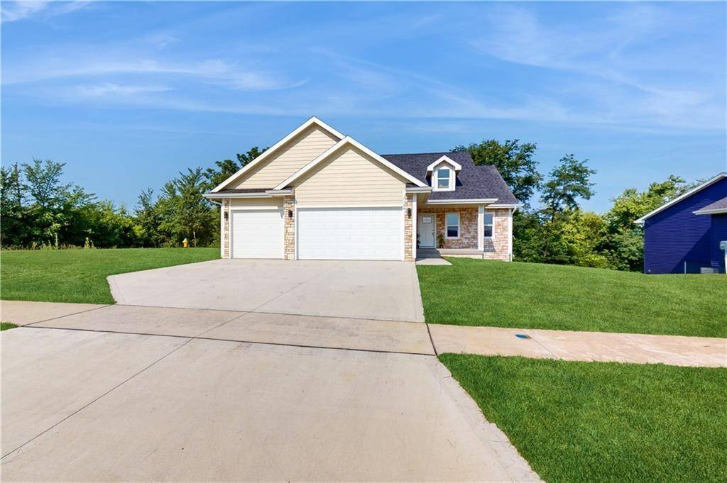 Des Moines, IA 50320,7124 Lake Ridge Avenue
