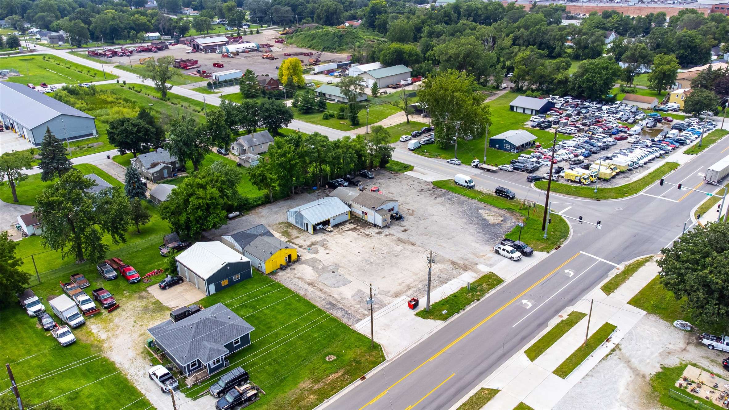 Des Moines, IA 50313,325 & 355 NE Broadway Avenue