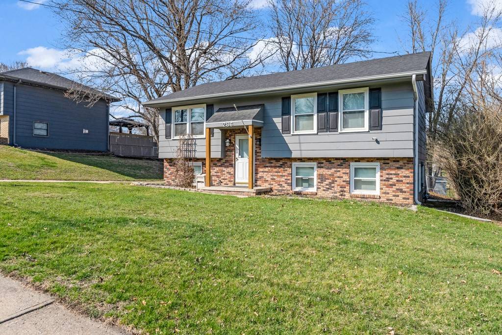 Des Moines, IA 50320,236 Greenfield Parkway