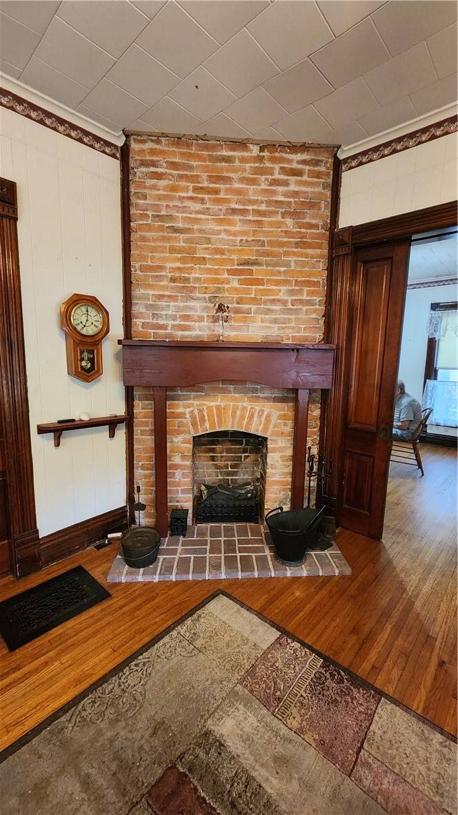 Chariton, IA 50049,815 Roland Avenue