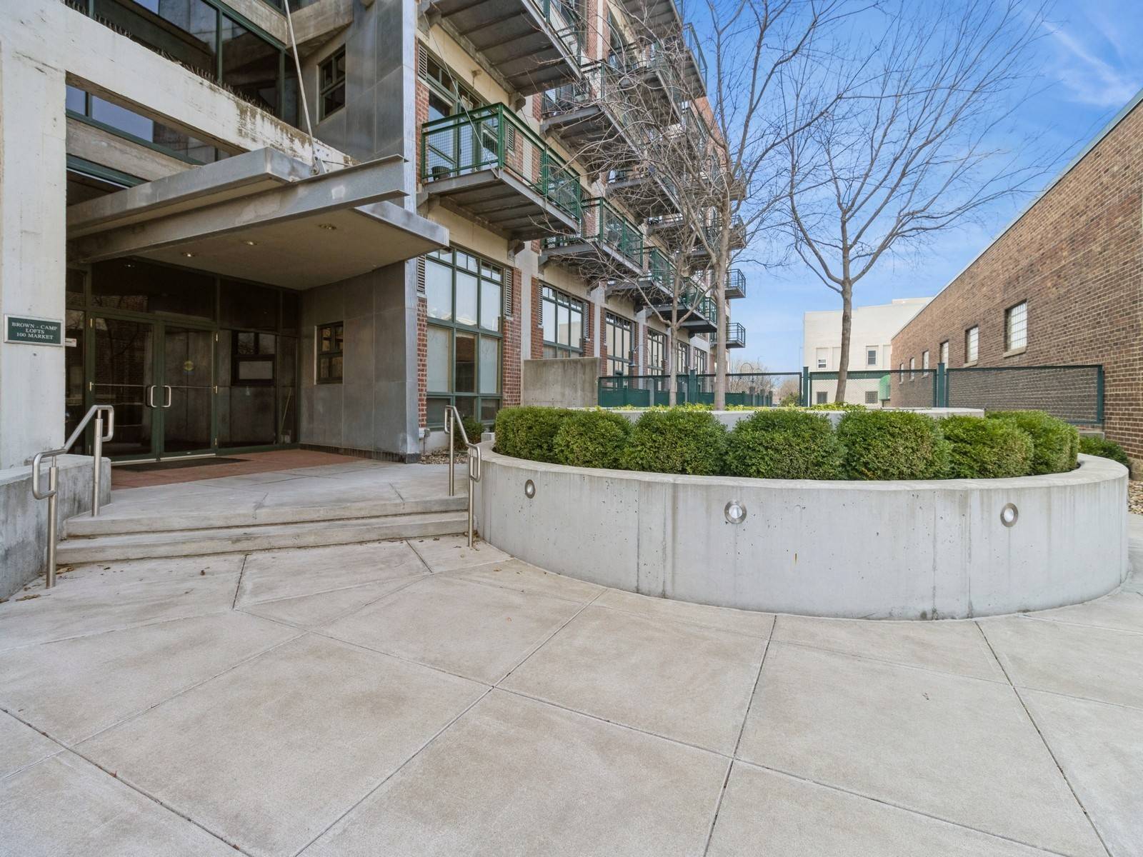 Des Moines, IA 50309,100 Market Street #411