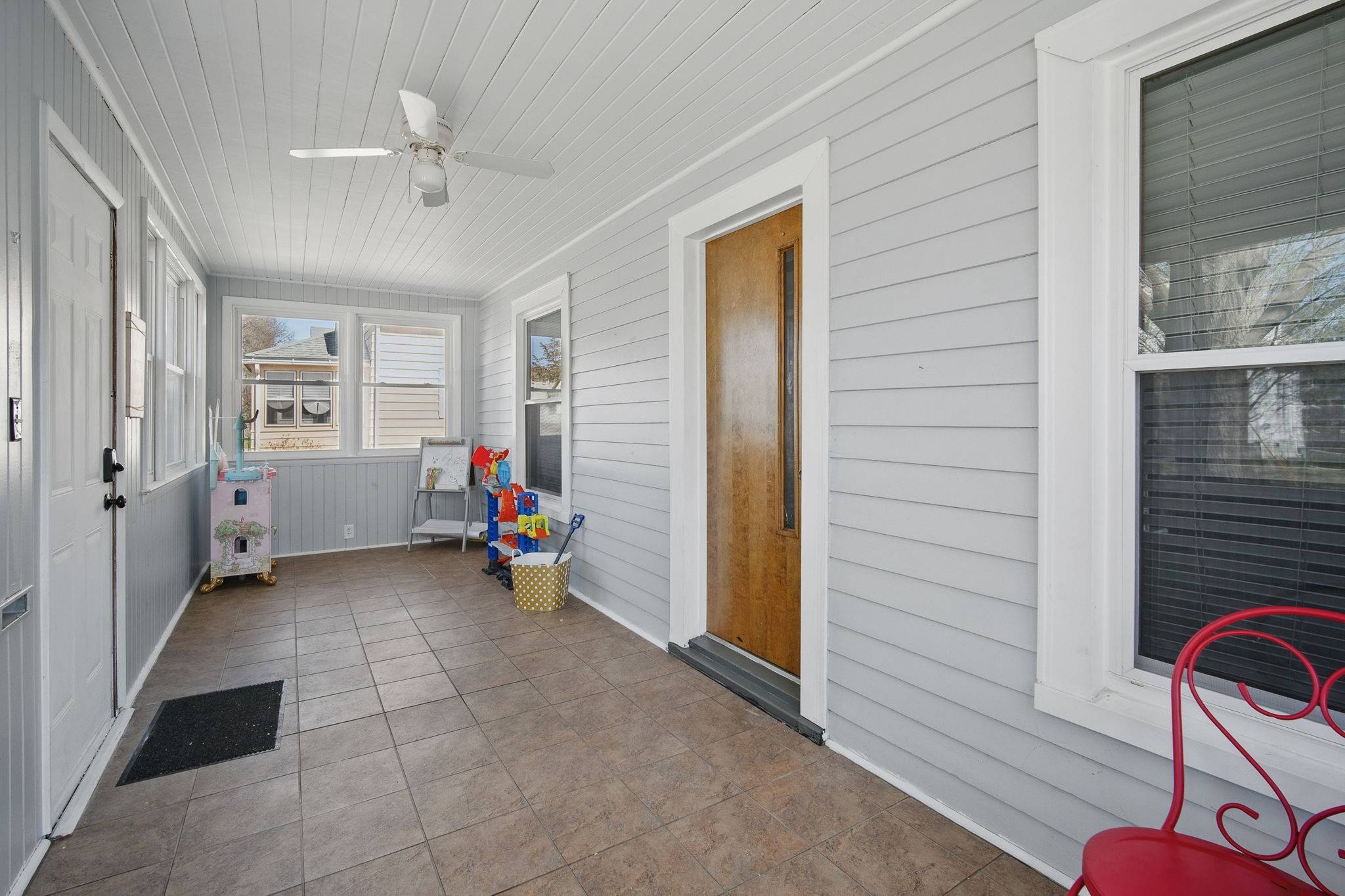Des Moines, IA 50316,2327 E 13th Street