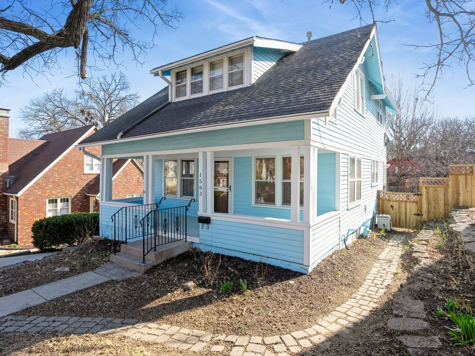 Des Moines, IA 50311,1503 42nd Street
