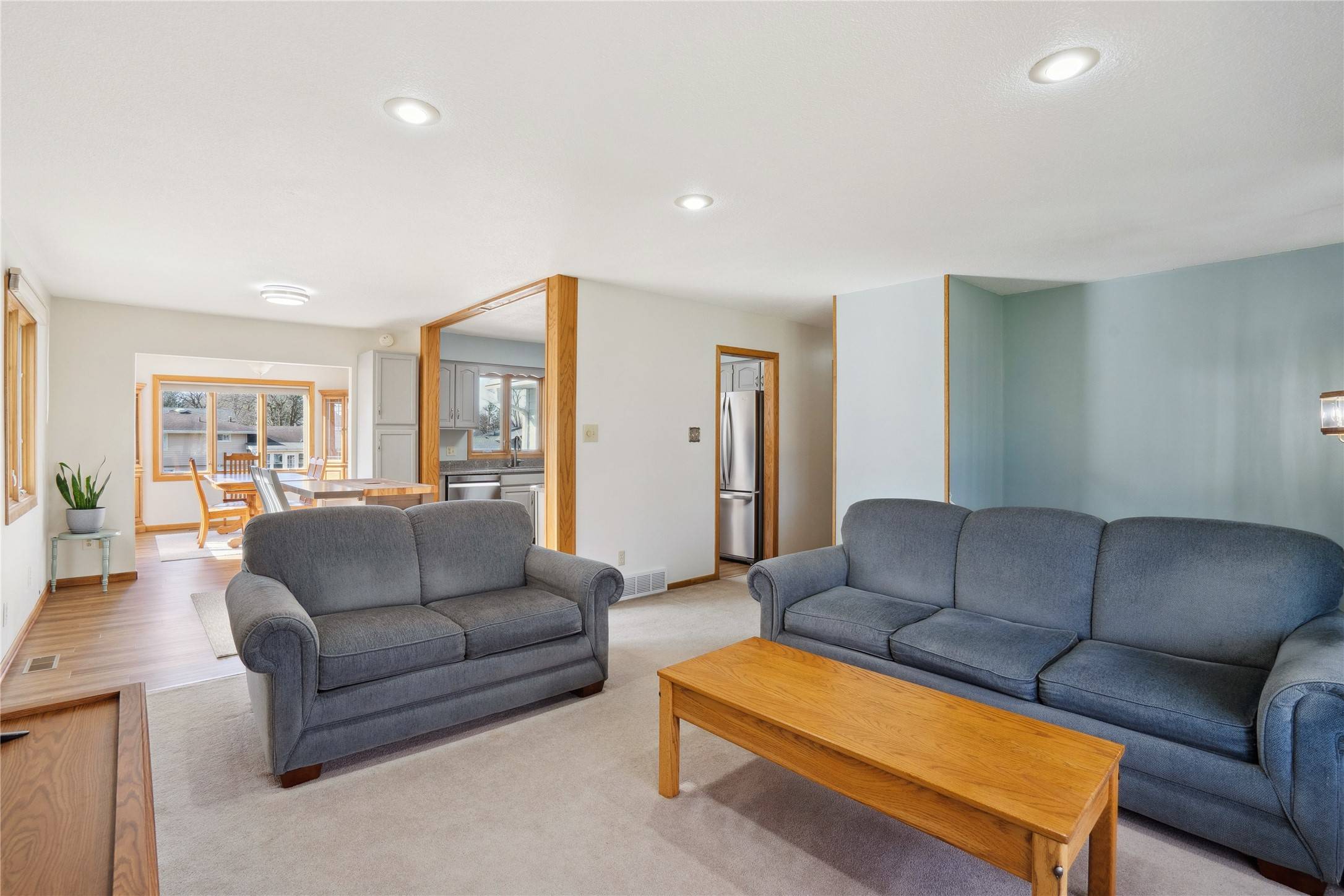 Urbandale, IA 50322,7216 Prairie Avenue