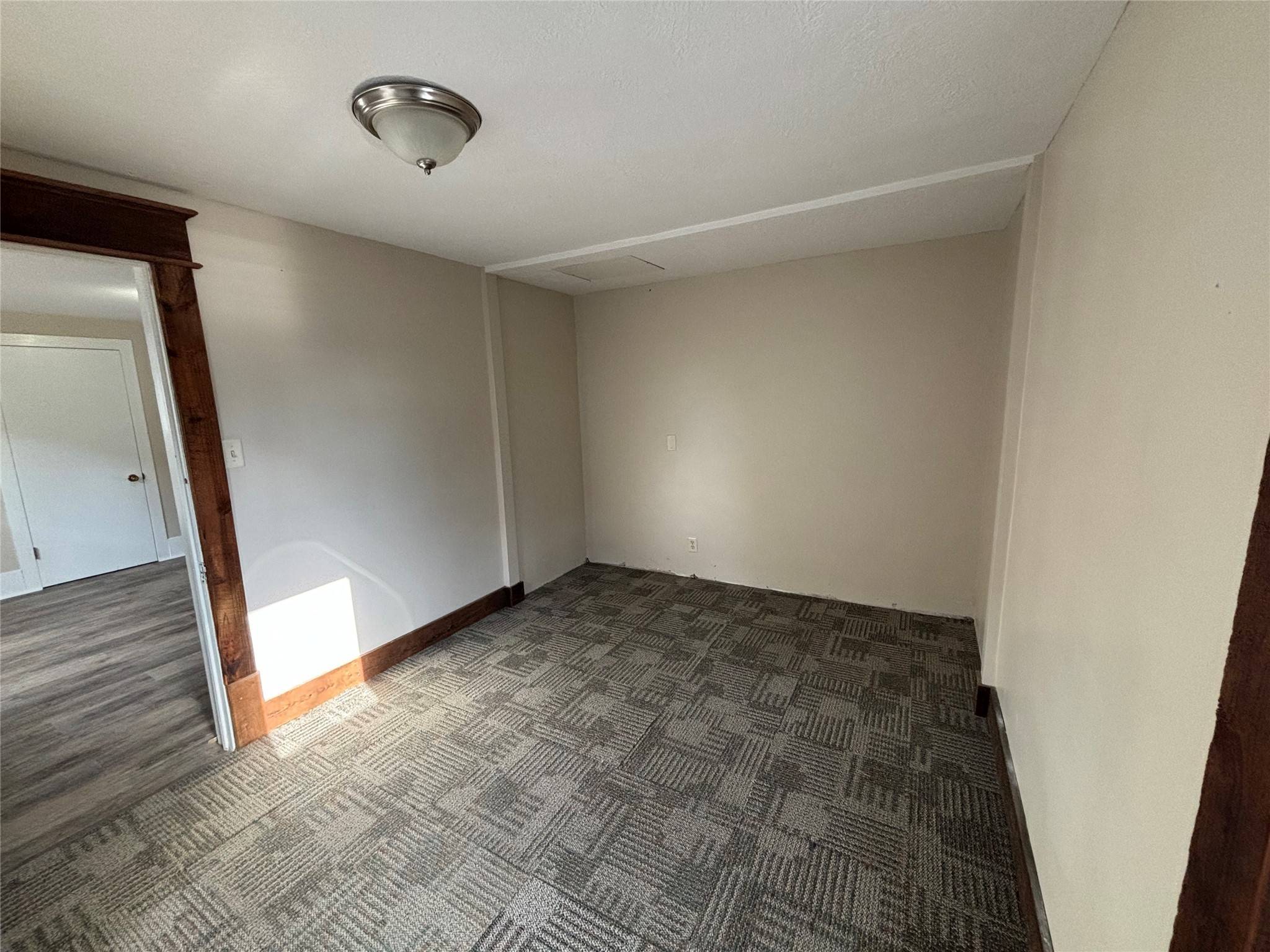 Perry, IA 50220,406 3rd Street