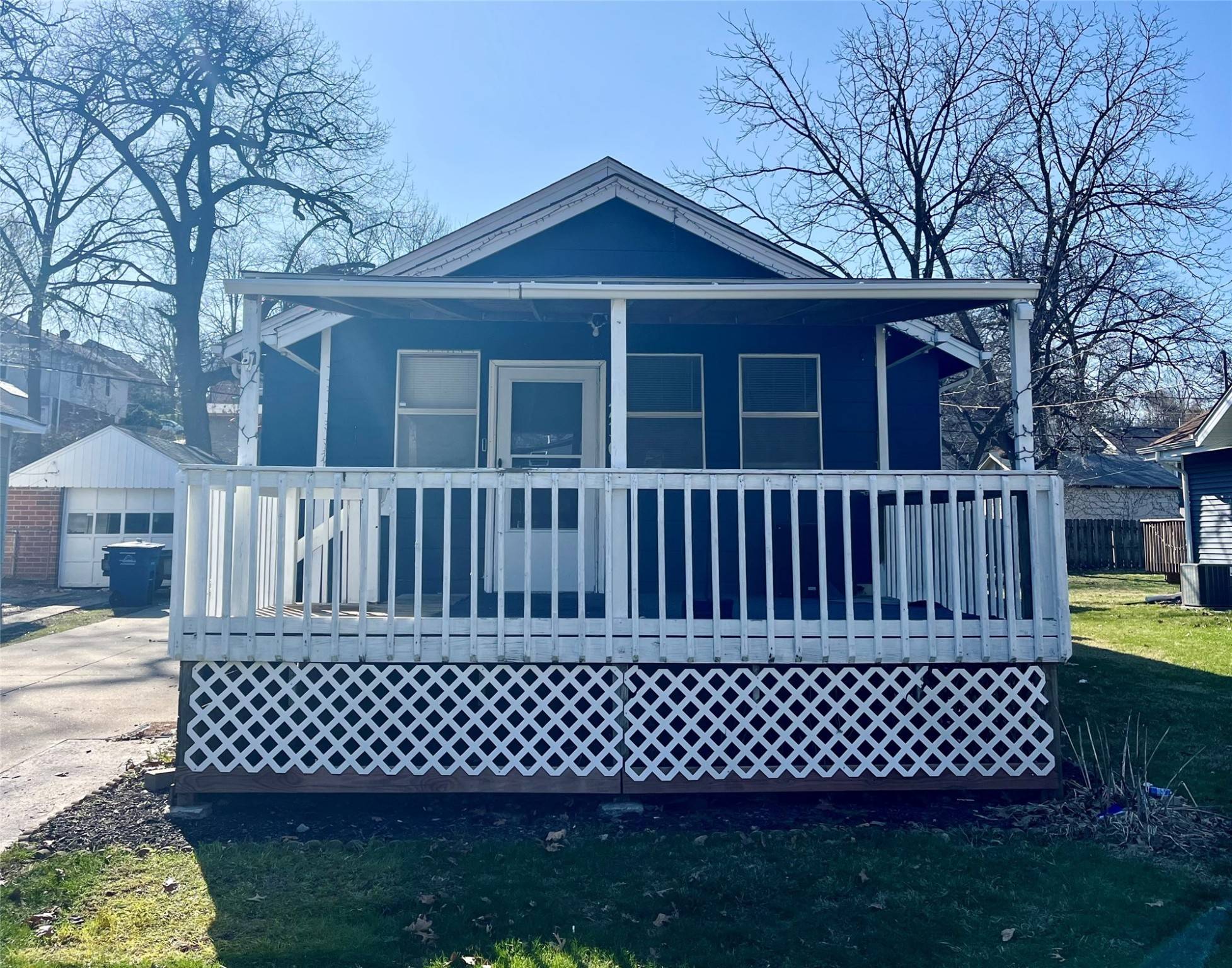Des Moines, IA 50312,730 25th Street