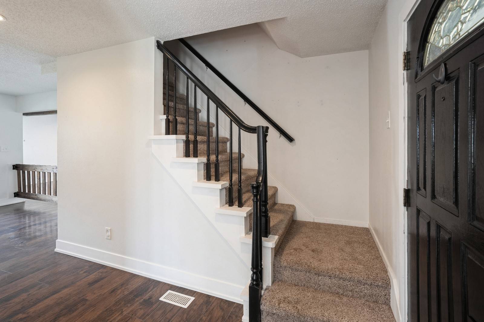 Indianola, IA 50125,306 W Madison Place