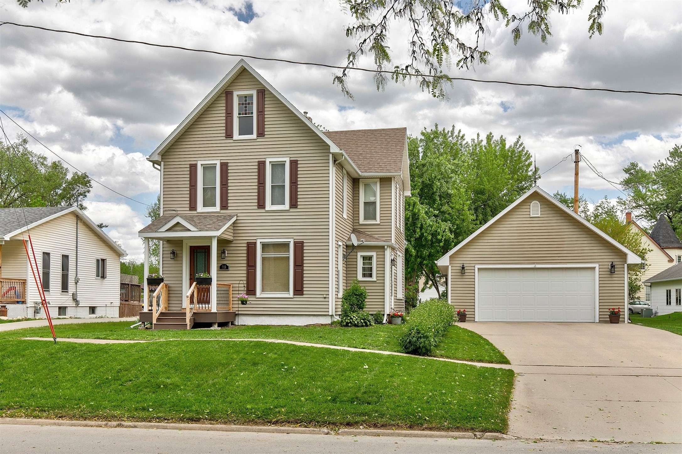 Dexter, IA 50070,715 Warren Street