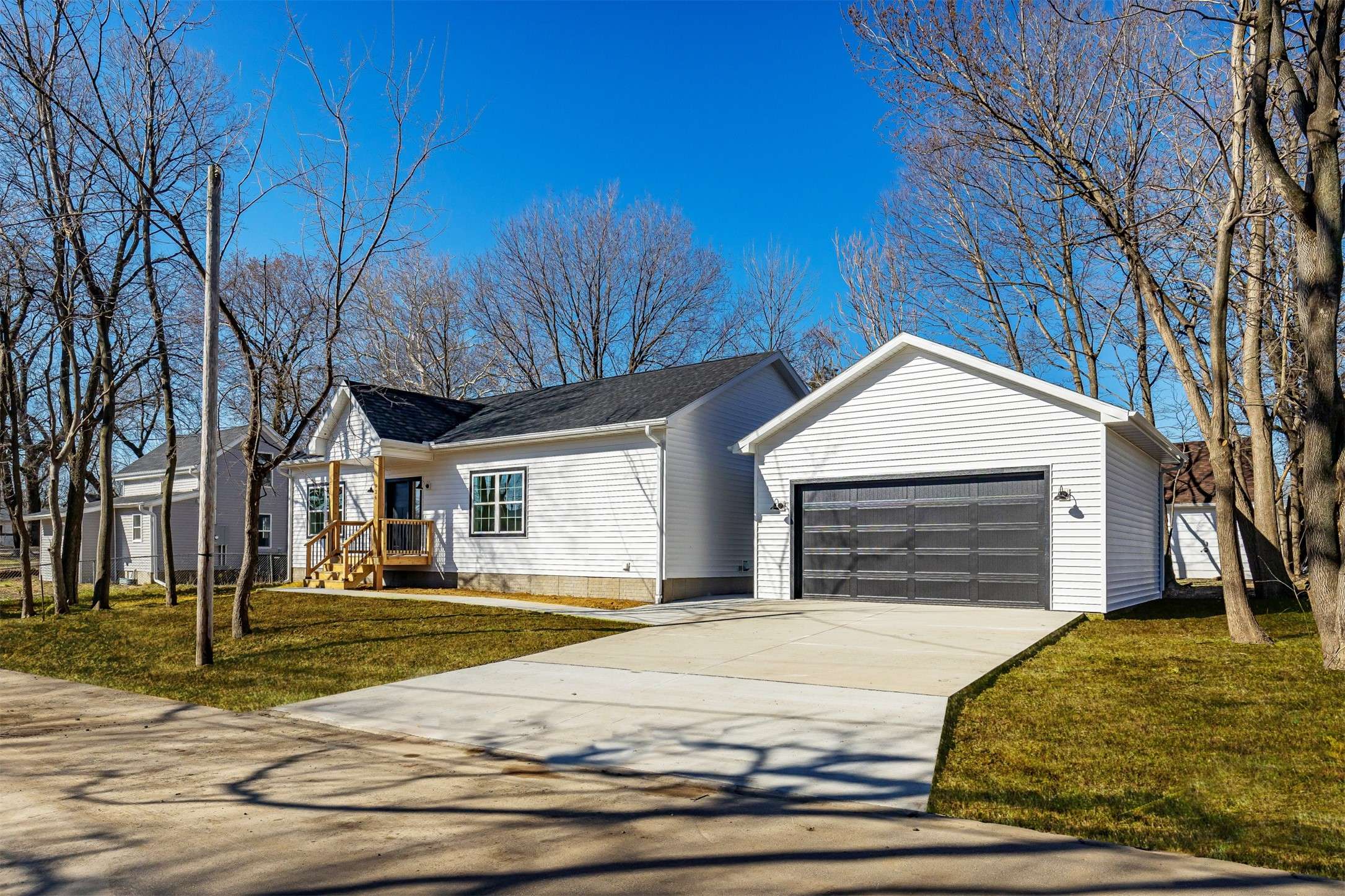 Des Moines, IA 50312,926 23rd Place