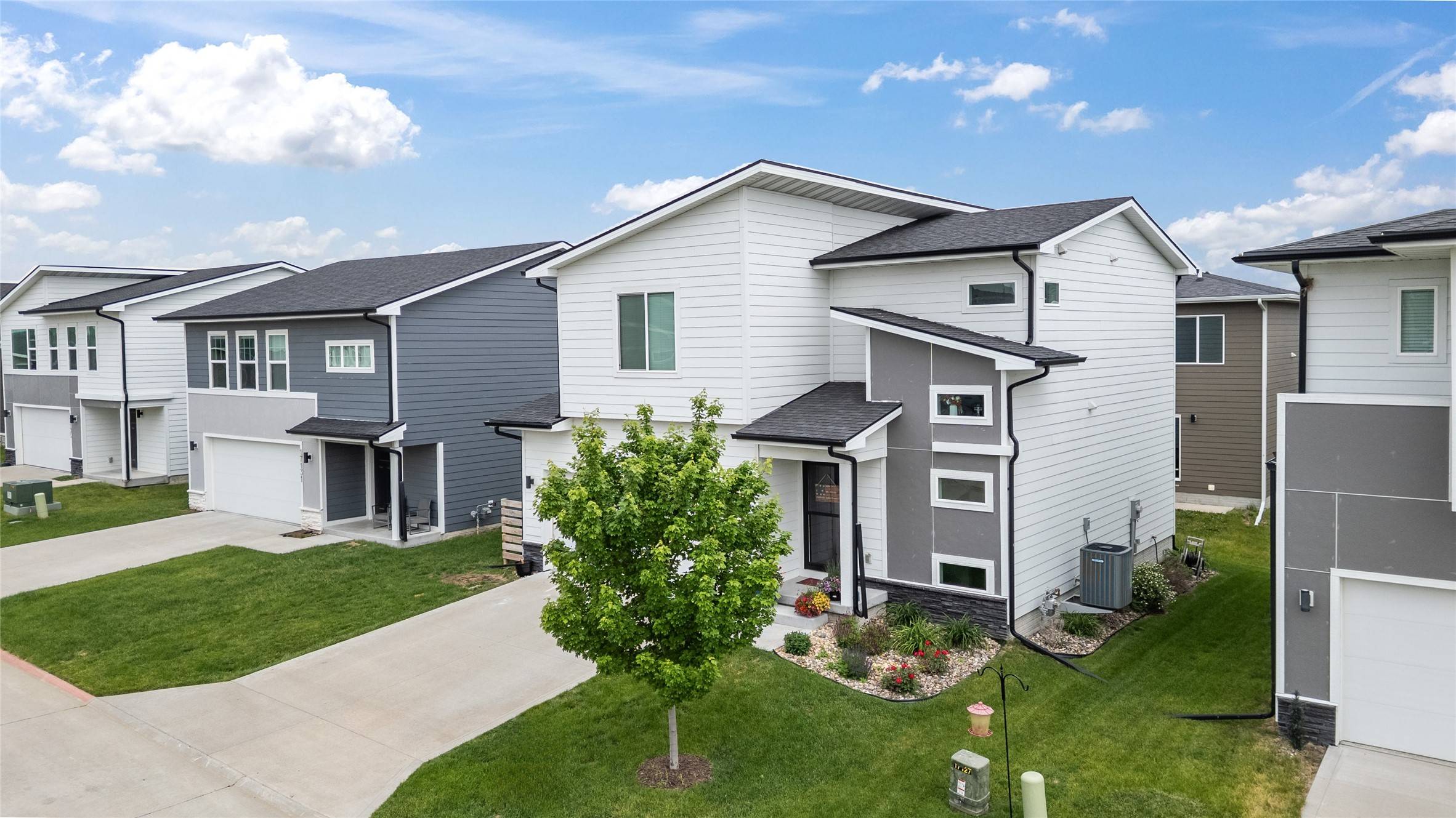Urbandale, IA 50323,17127 Blue Sage Lane