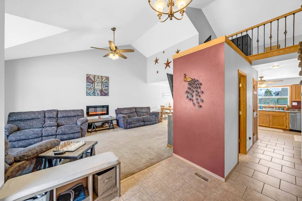 Newton, IA 50208,1104 E 16th Street S