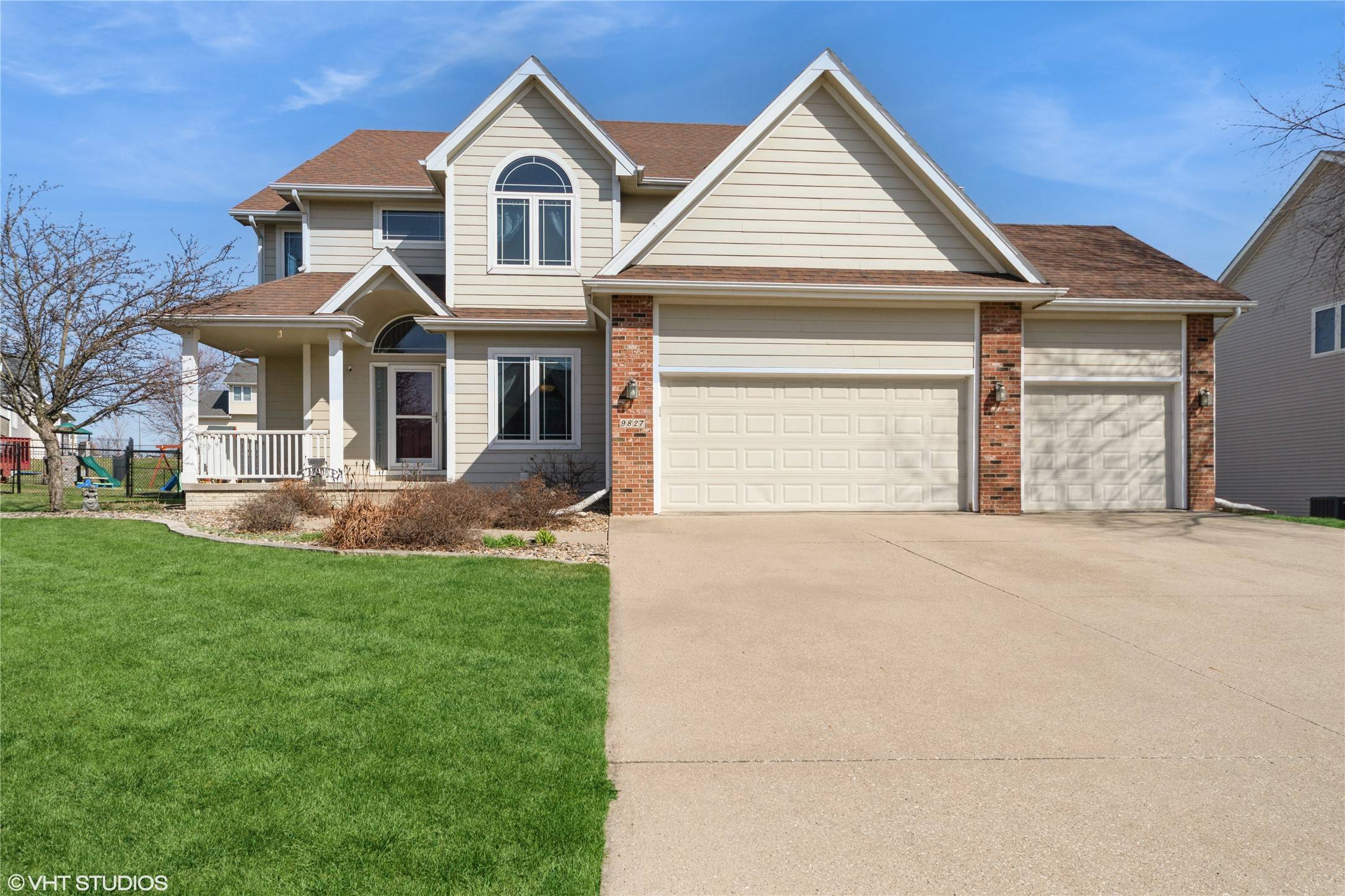 Urbandale, IA 50322,9827 Brookview Drive