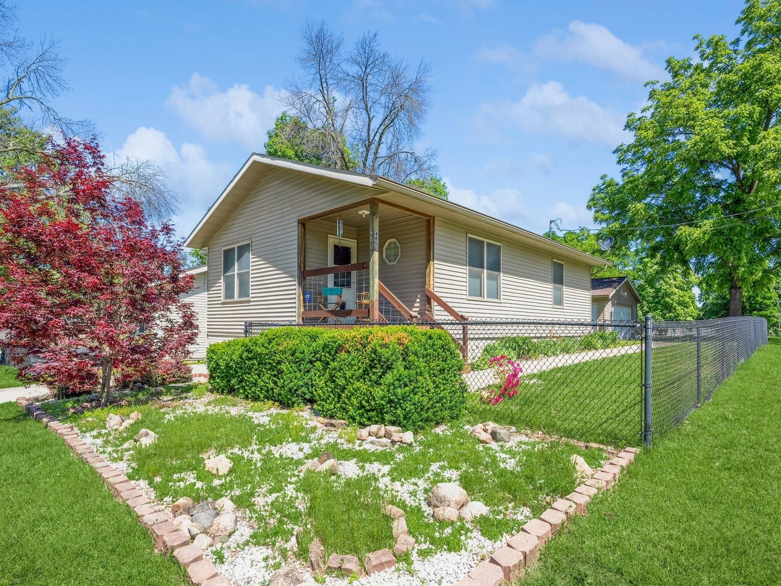 Des Moines, IA 50313,480 NE Aurora Avenue