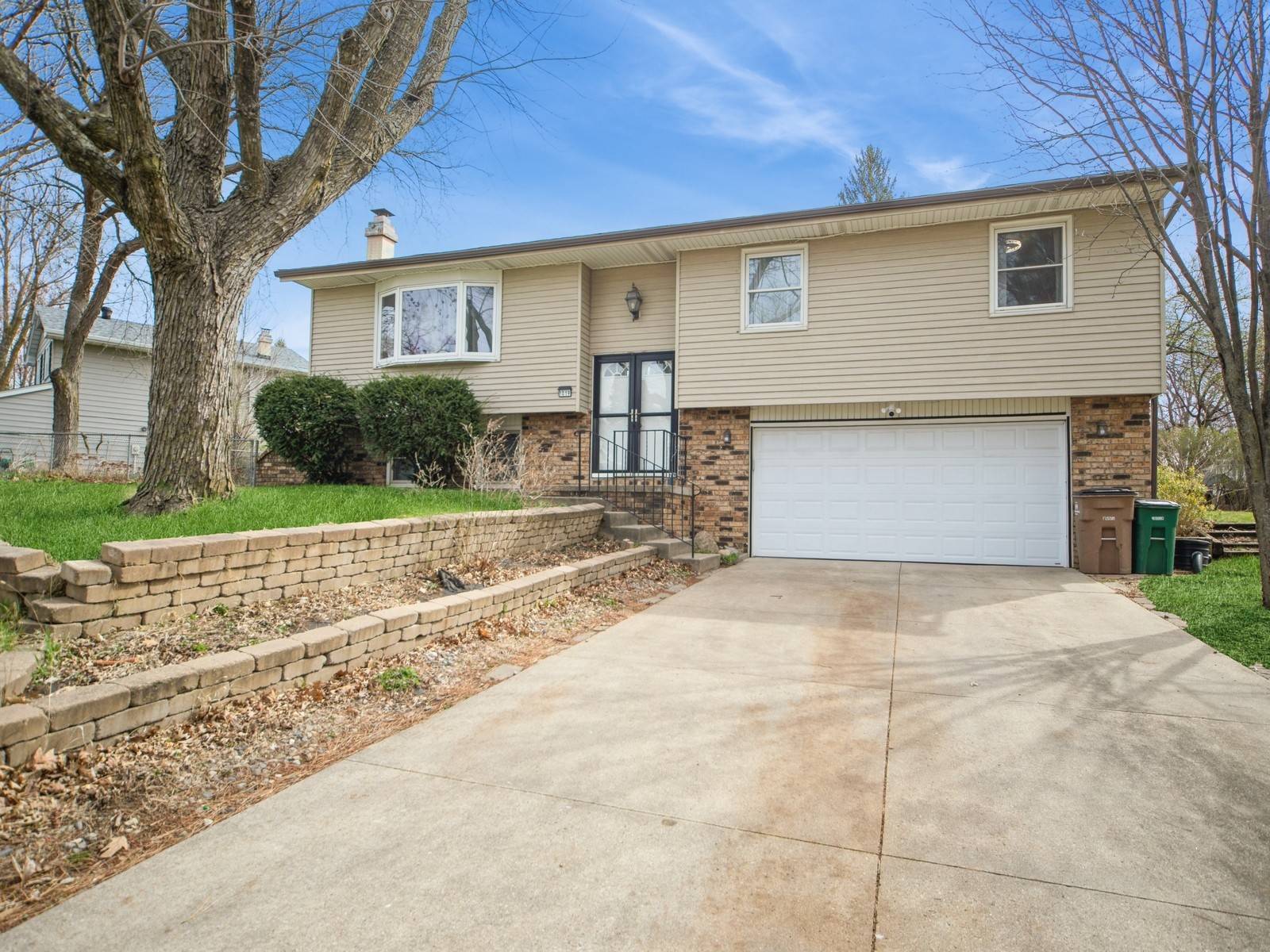 West Des Moines, IA 50266,1019 Maplenol Drive