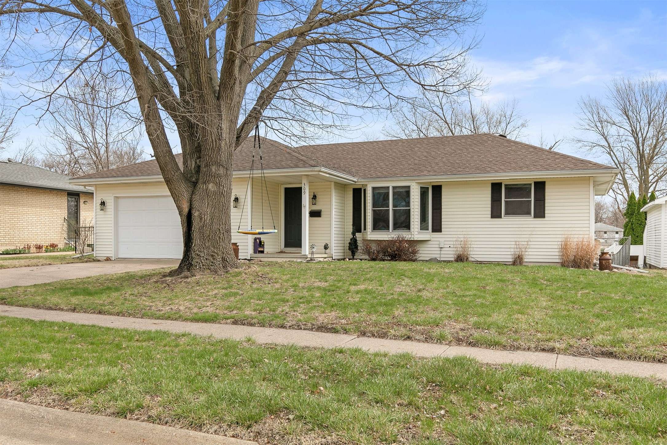 Ankeny, IA 50023,309 NW Beechwood Street