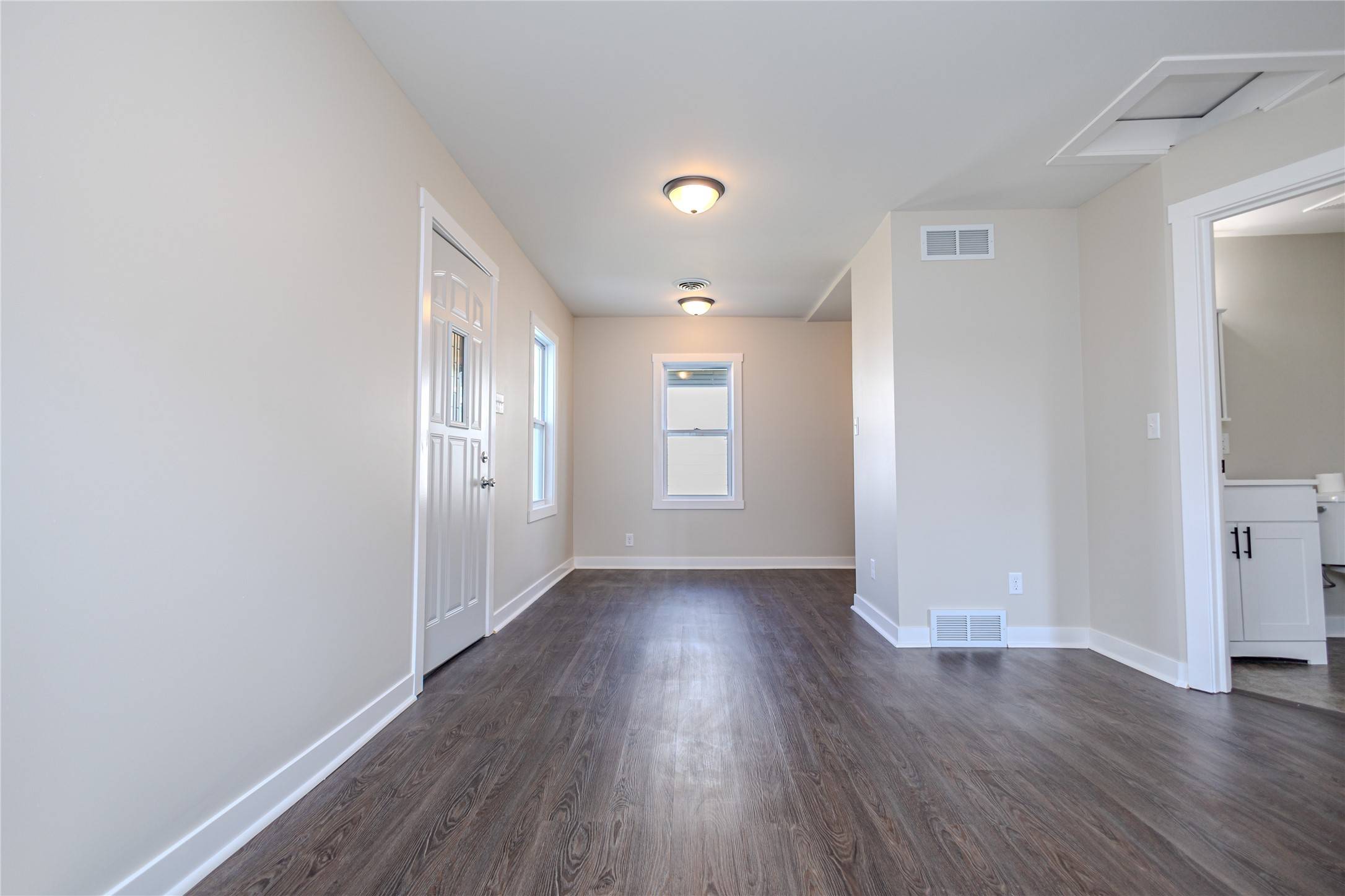 Des Moines, IA 50317,2029 Lyon Street