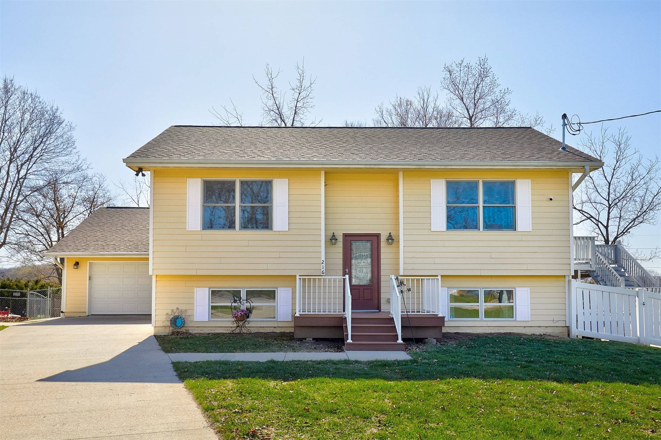 Martensdale, IA 50160,216 Walnut Drive