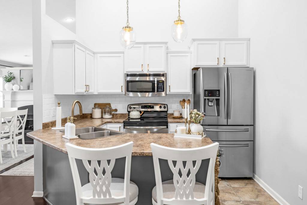 Ankeny, IA 50021,2403 NE Oak Drive #6