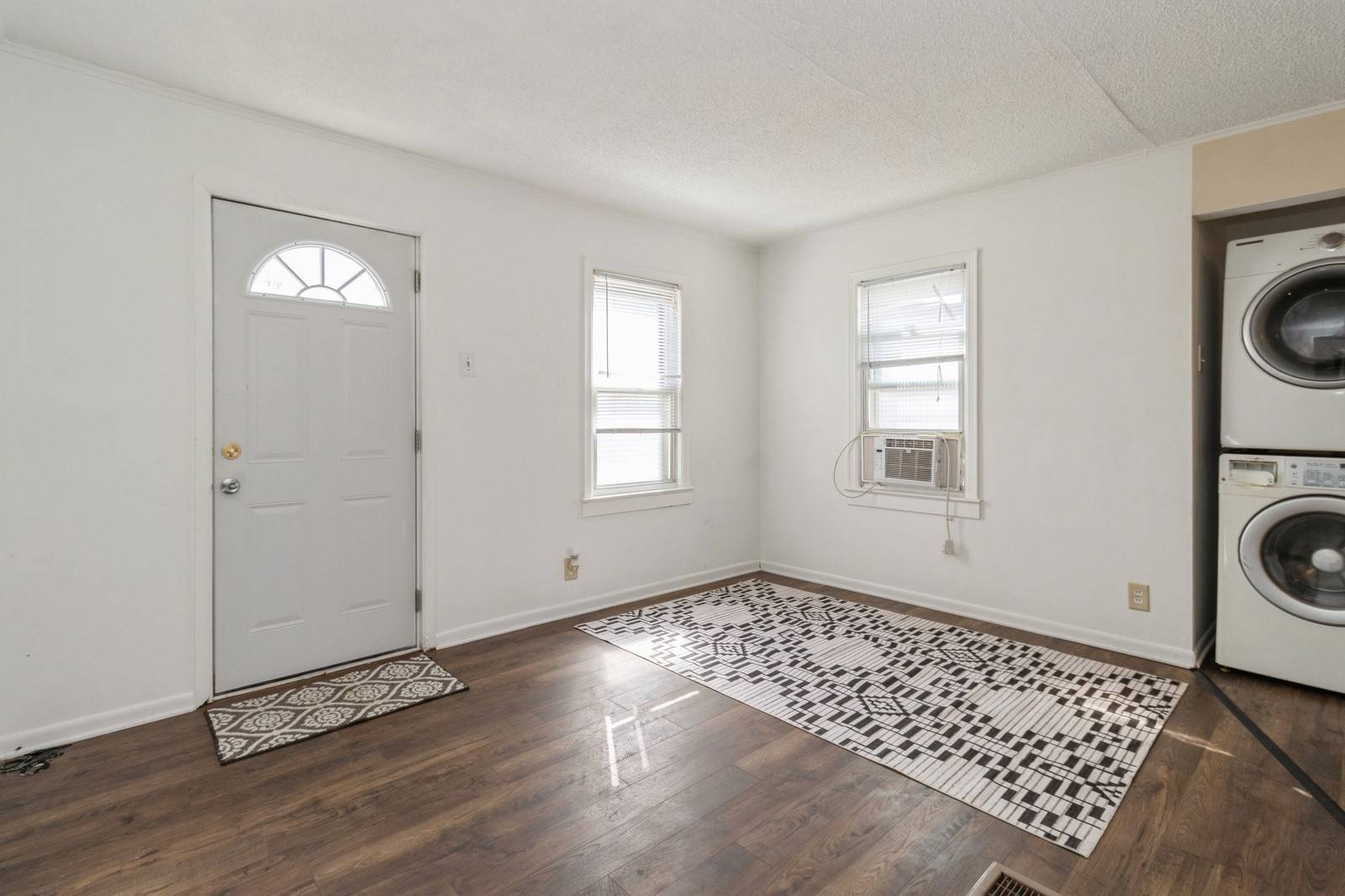 Des Moines, IA 50317,1918 E 21st Street