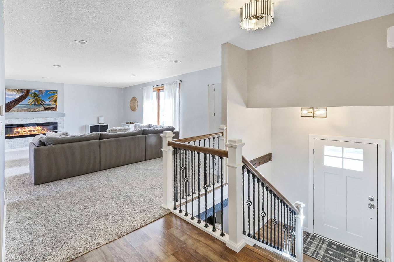 Pella, IA 50219,1323 E 7th Street