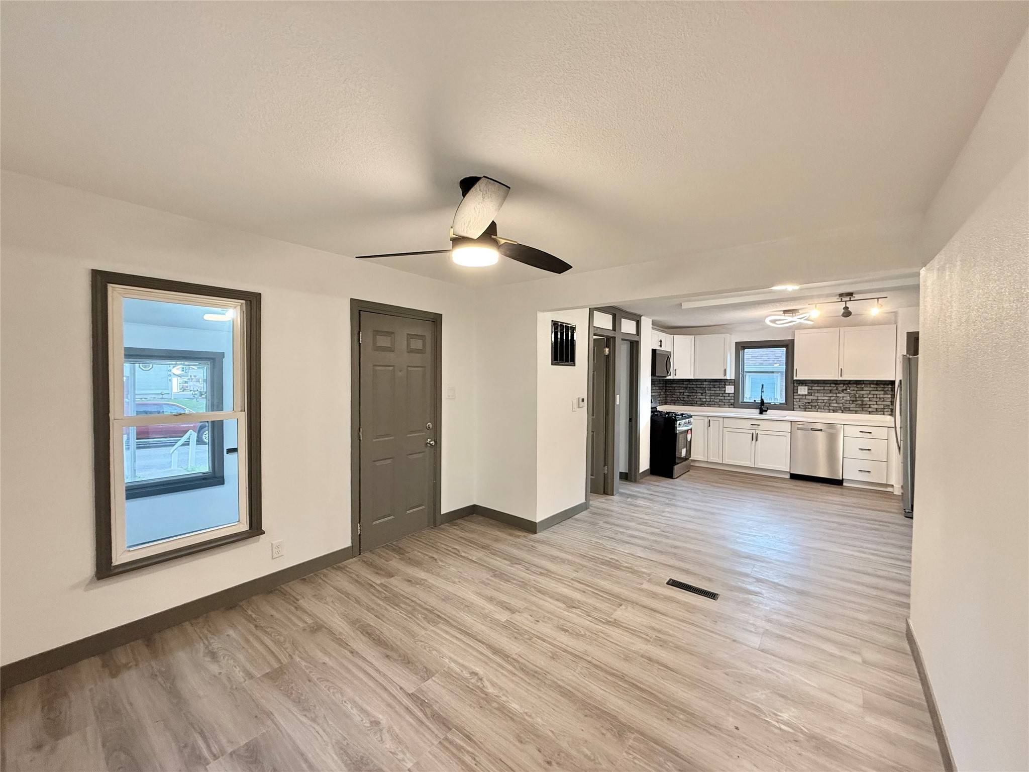 Des Moines, IA 50316,928 Morton Avenue