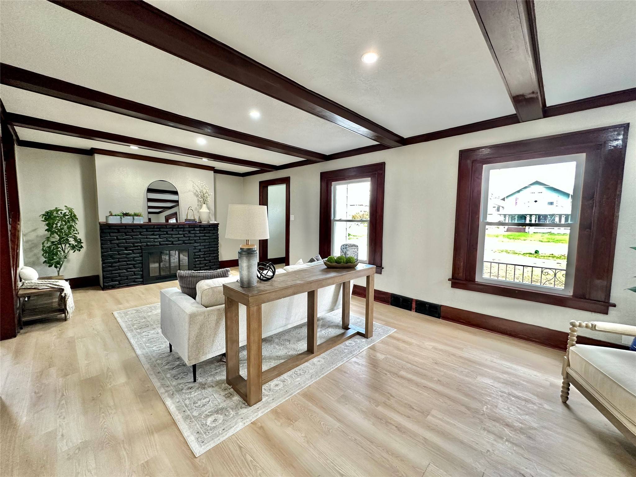 Des Moines, IA 50312,918 35th Street