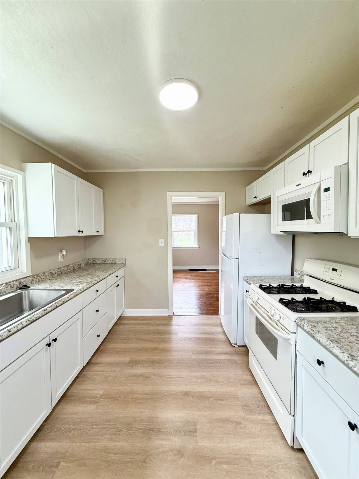 Des Moines, IA 50315,334 E Edison Avenue