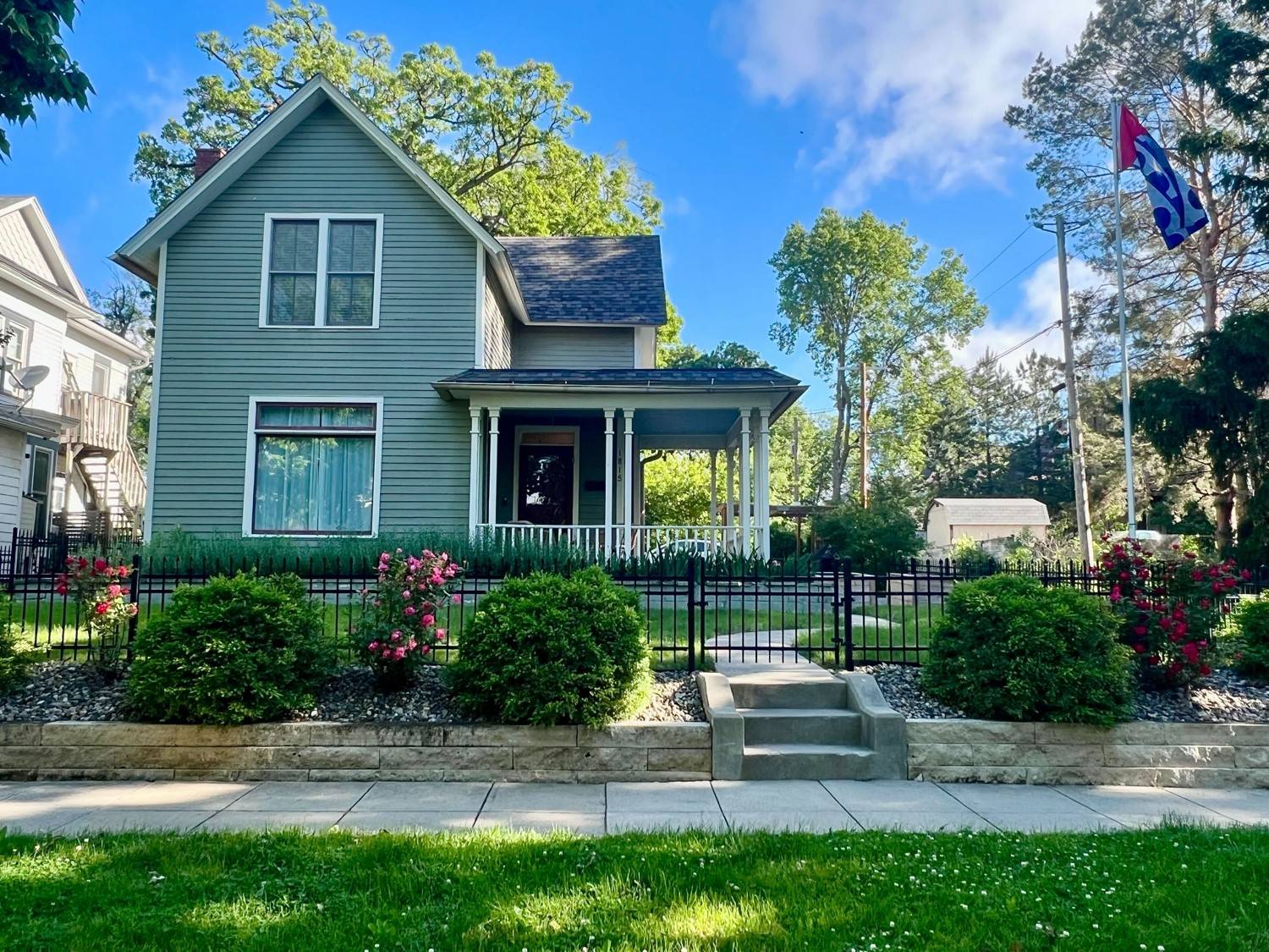 Des Moines, IA 50314,1815 Center Street
