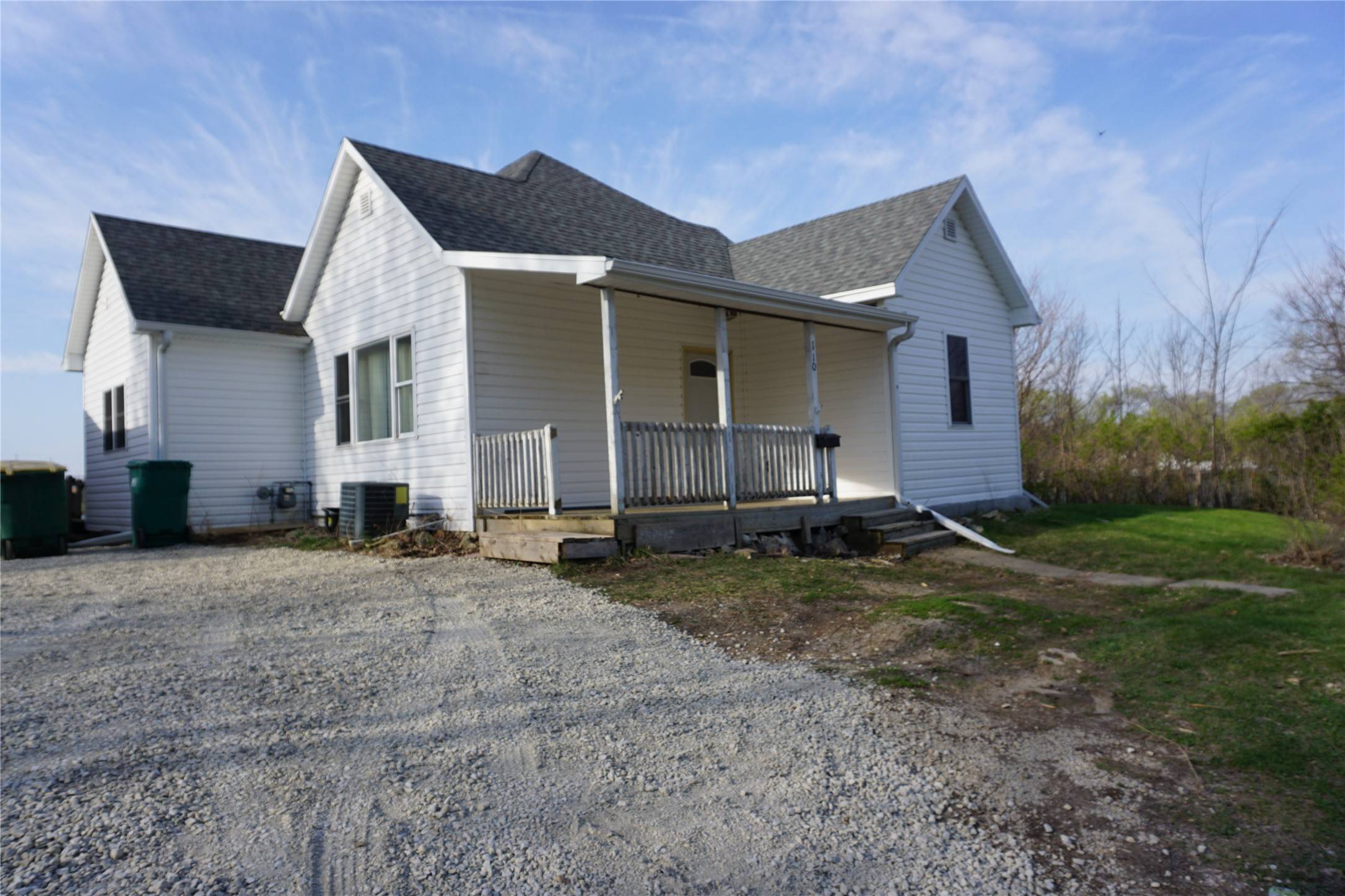 Winterset, IA 50273,110 E Grade Street E