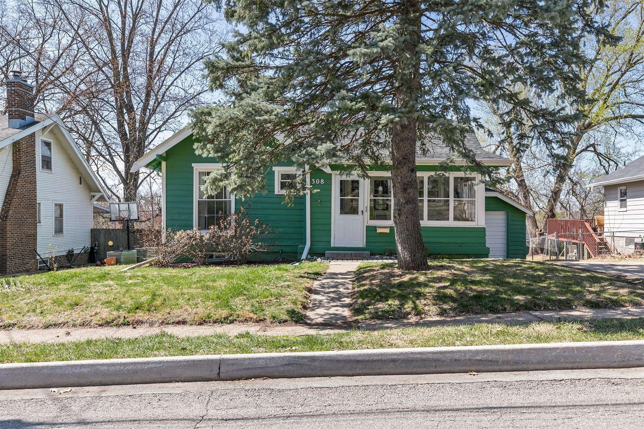 Des Moines, IA 50312,308 58th Street