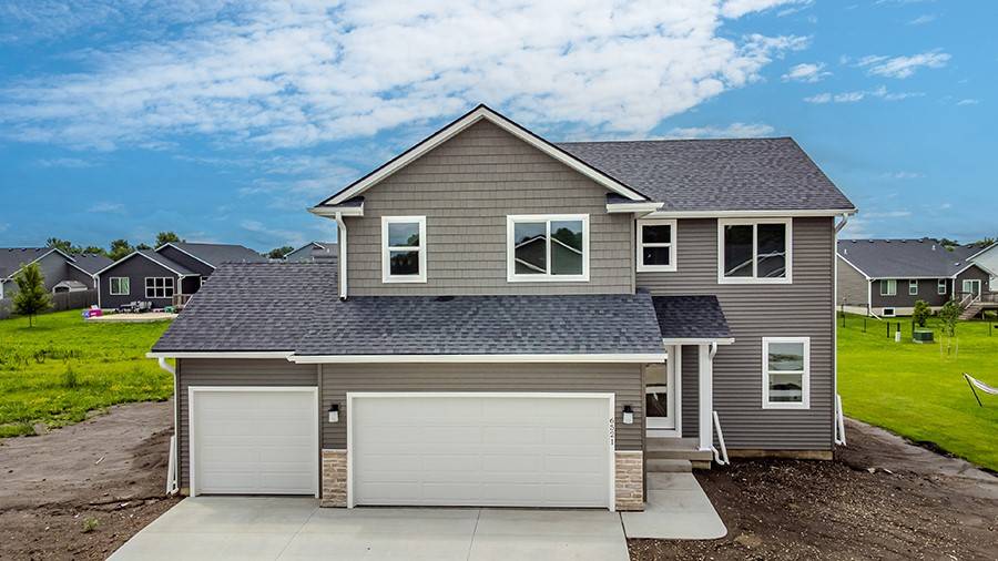 Pleasant Hill, IA 50327,6521 NE Caroline Avenue