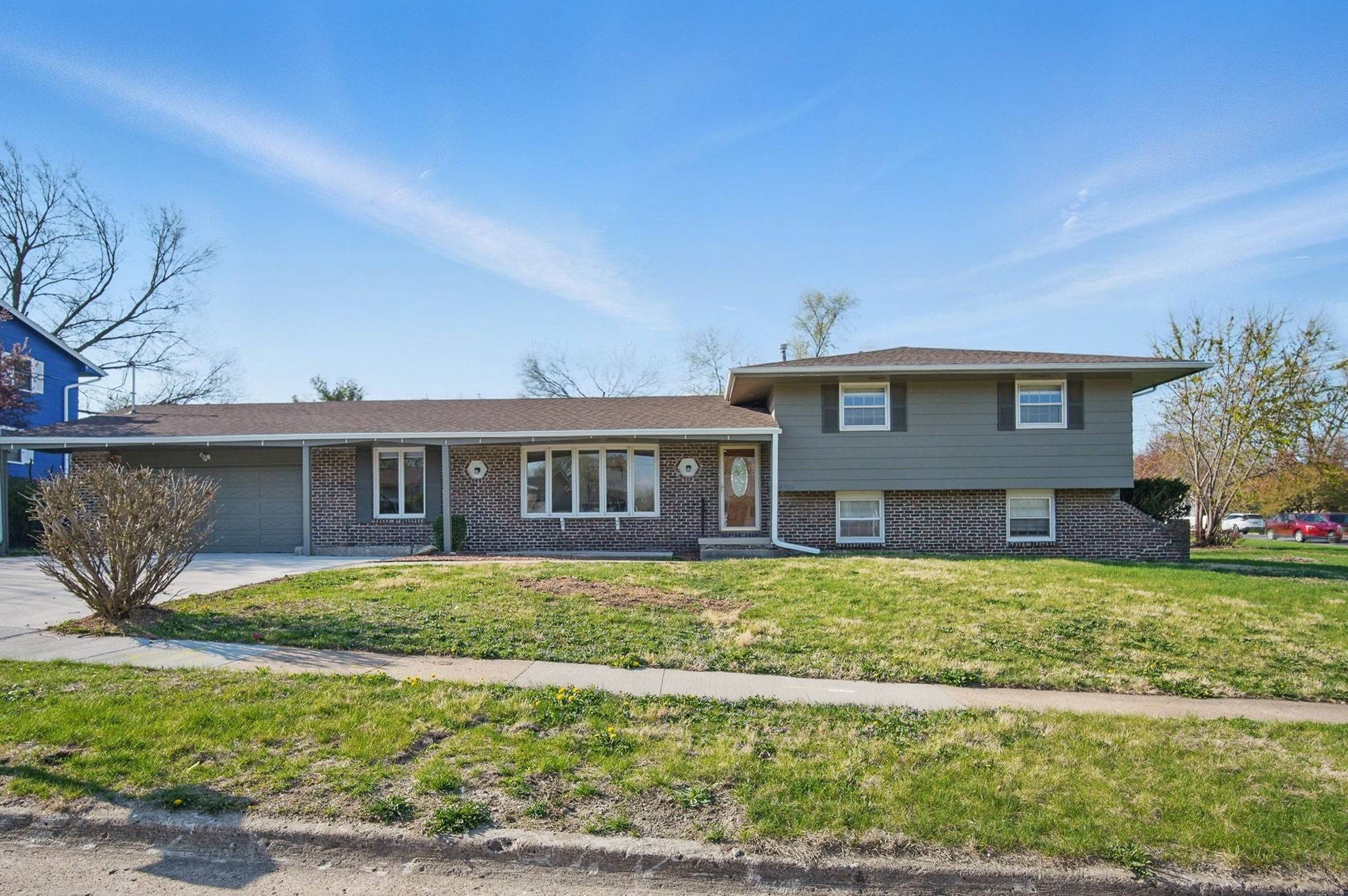 Urbandale, IA 50322,6916 Hopkins Road