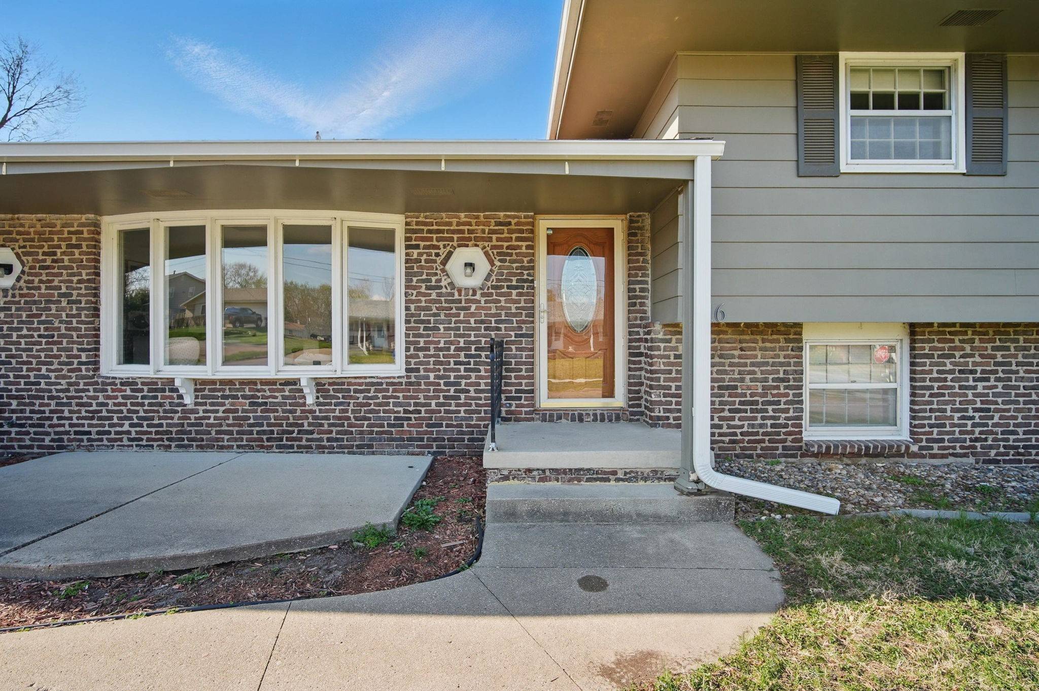Urbandale, IA 50322,6916 Hopkins Road
