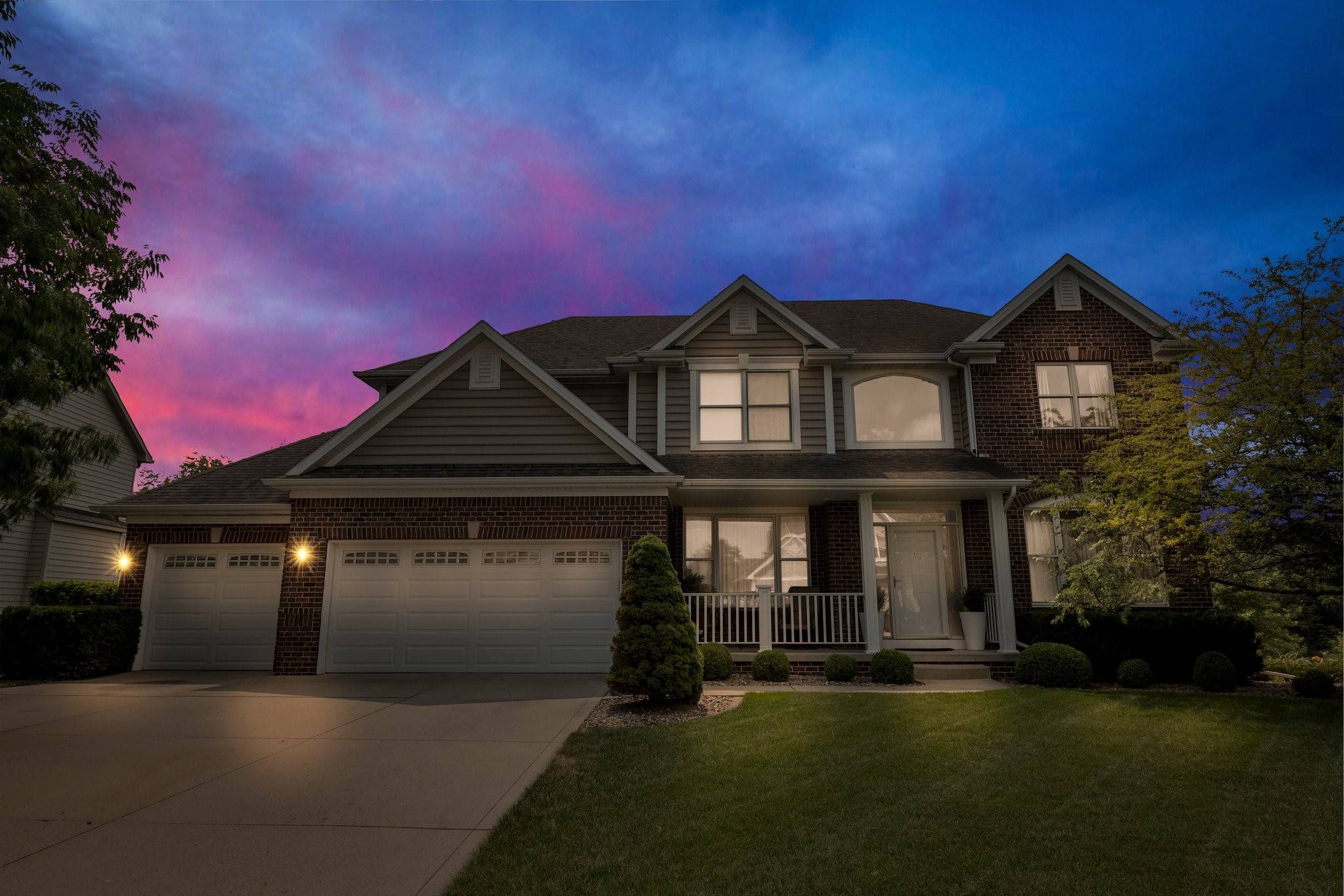 Urbandale, IA 50323,15220 Ridgemont Drive