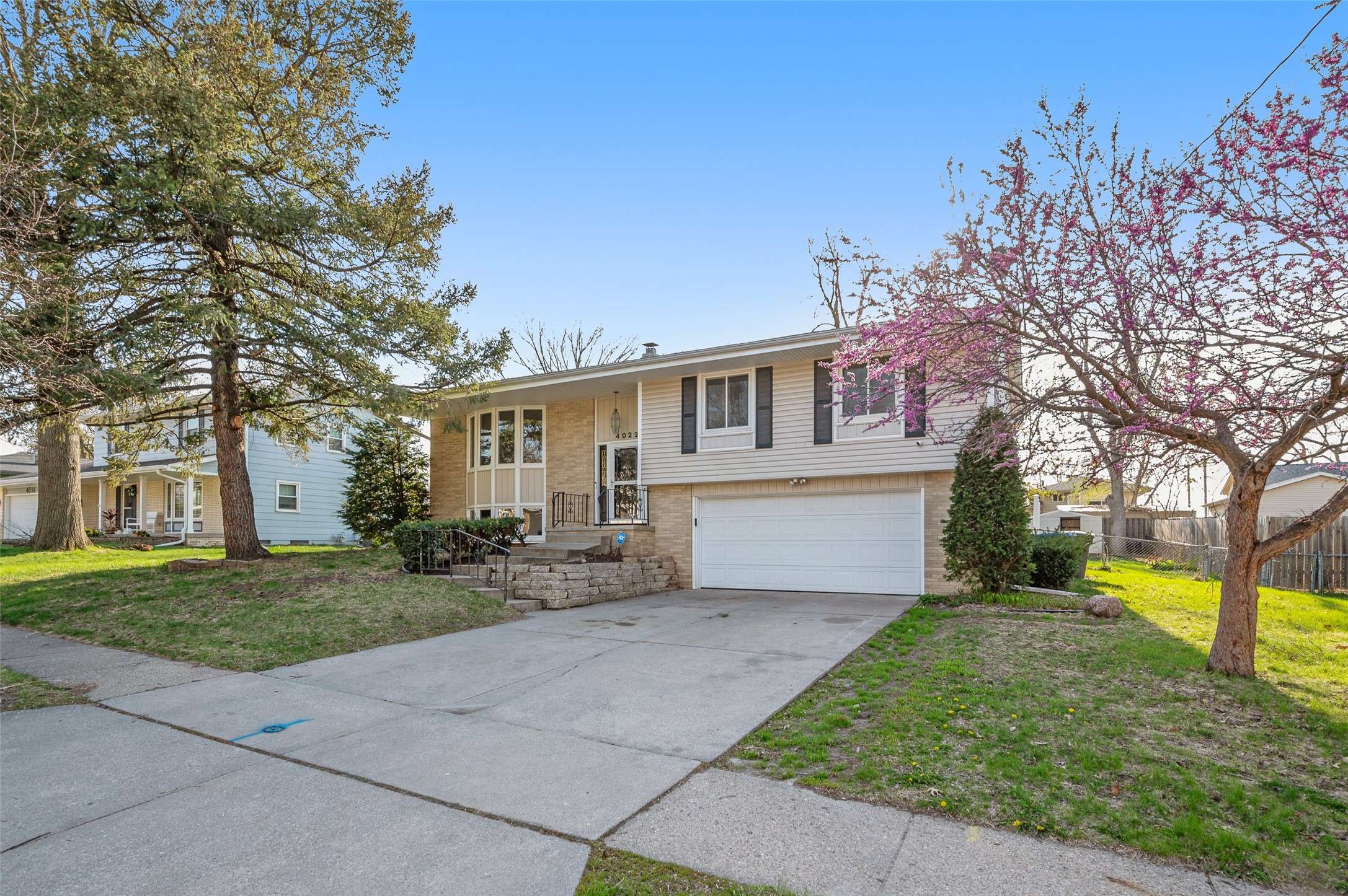 Des Moines, IA 50310,4022 46th Street