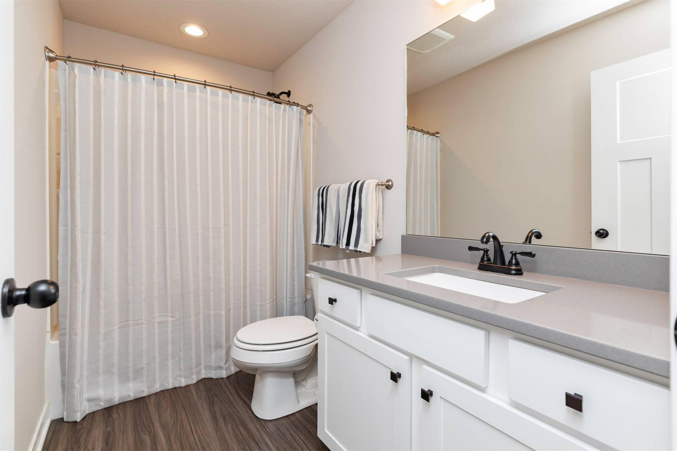 Des Moines, IA 50320,172 Crossroads Drive
