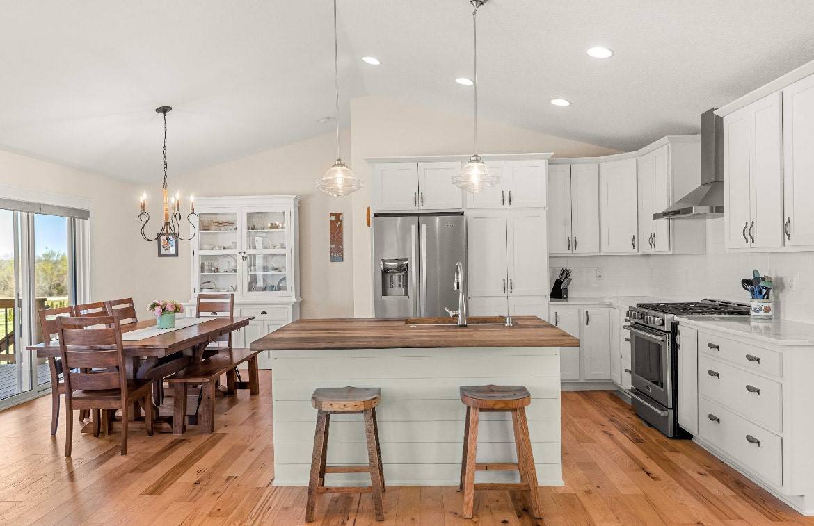 Adel, IA 50003,416 Meadow Road