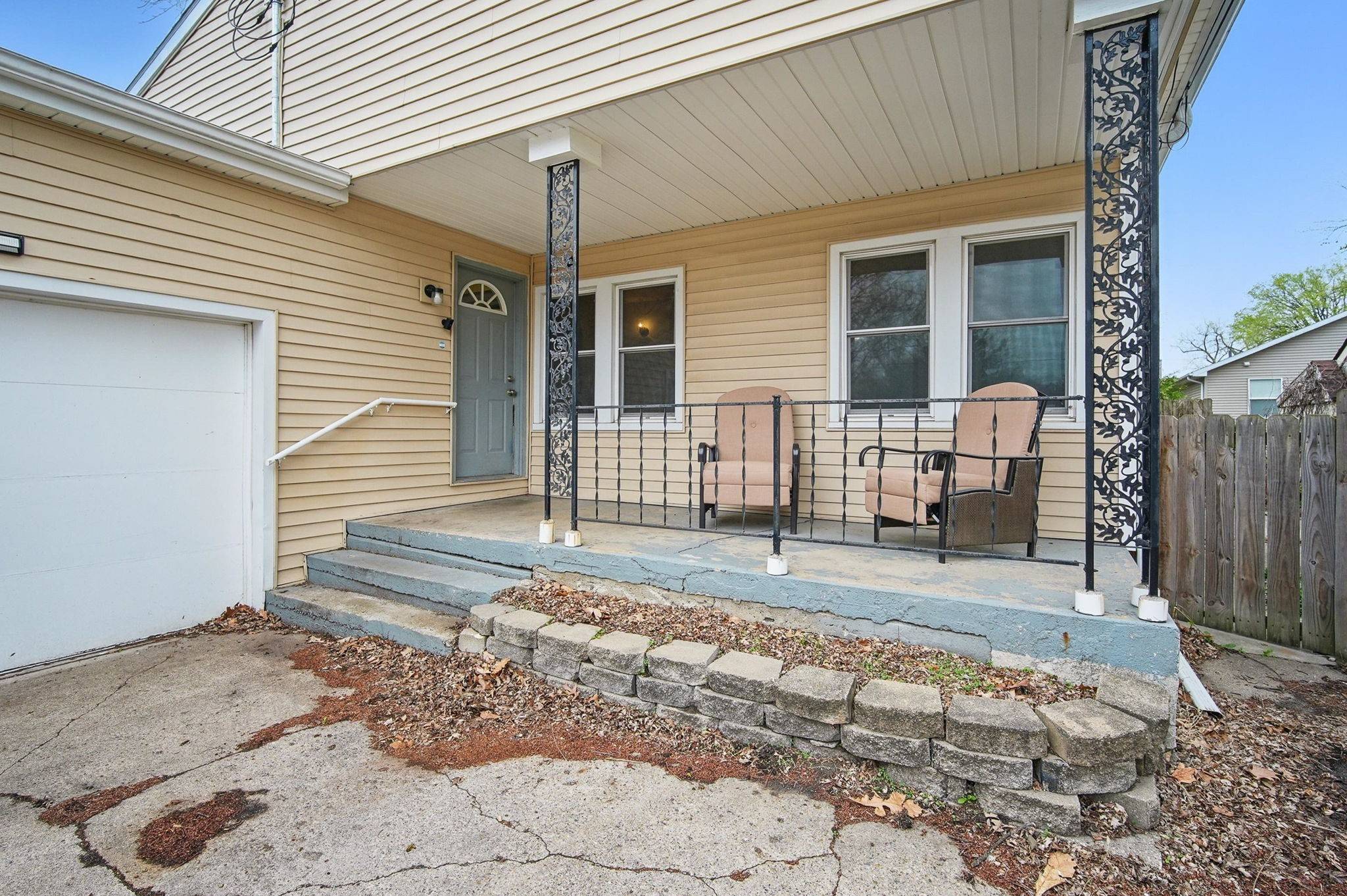 Des Moines, IA 50310,1824 46th Street