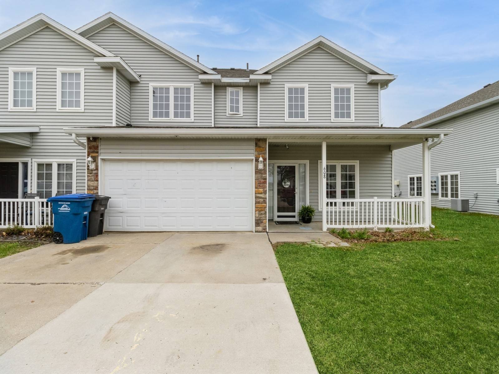 Des Moines, IA 50320,2100 Meadow Chase Lane #608