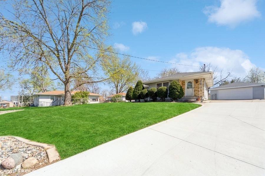 Grimes, IA 50111,216 NE Circle Drive