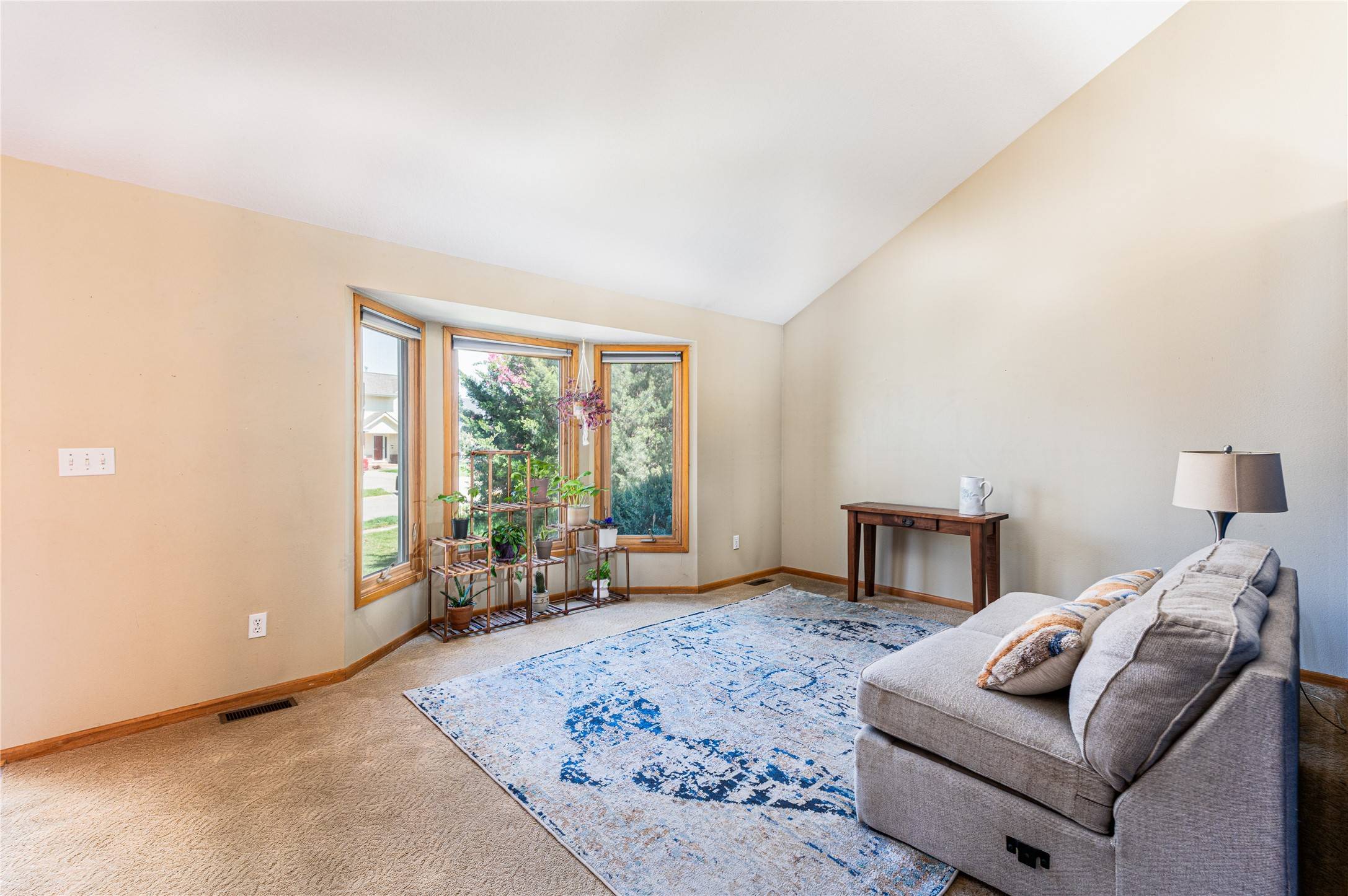 Des Moines, IA 50310,4808 Palm Avenue
