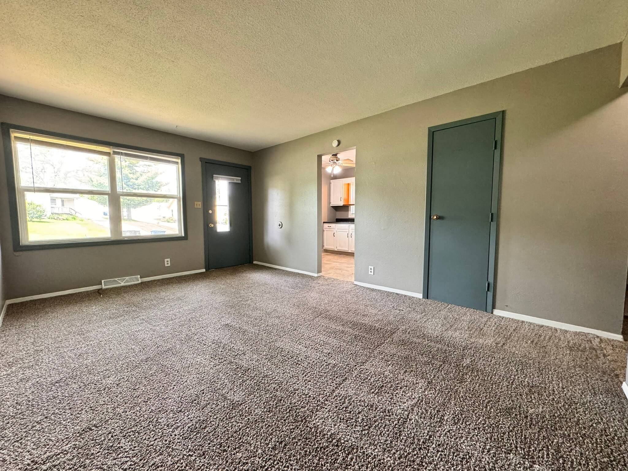 Des Moines, IA 50315,349 E Rose Avenue
