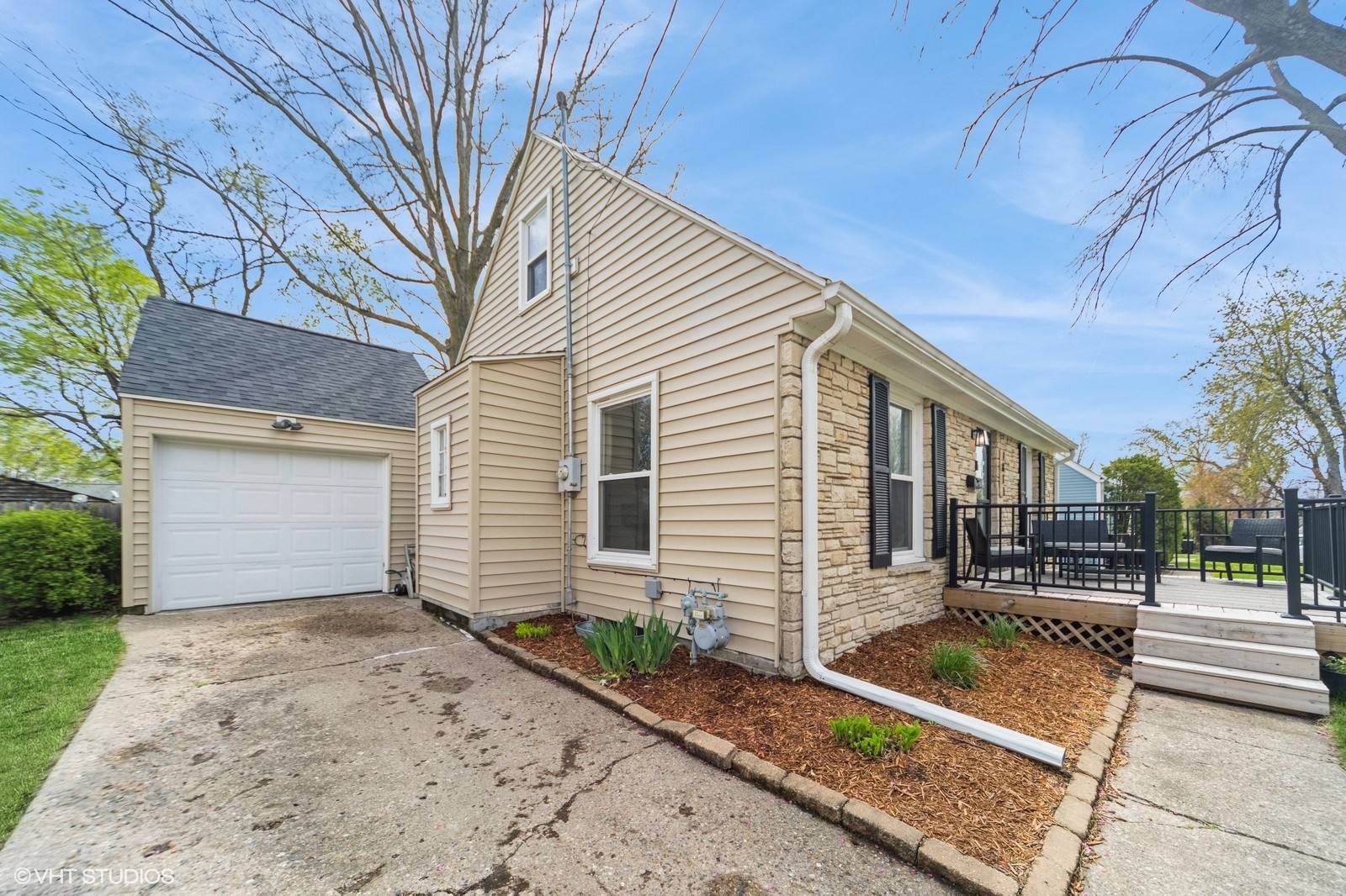Des Moines, IA 50310,1811 56th Street