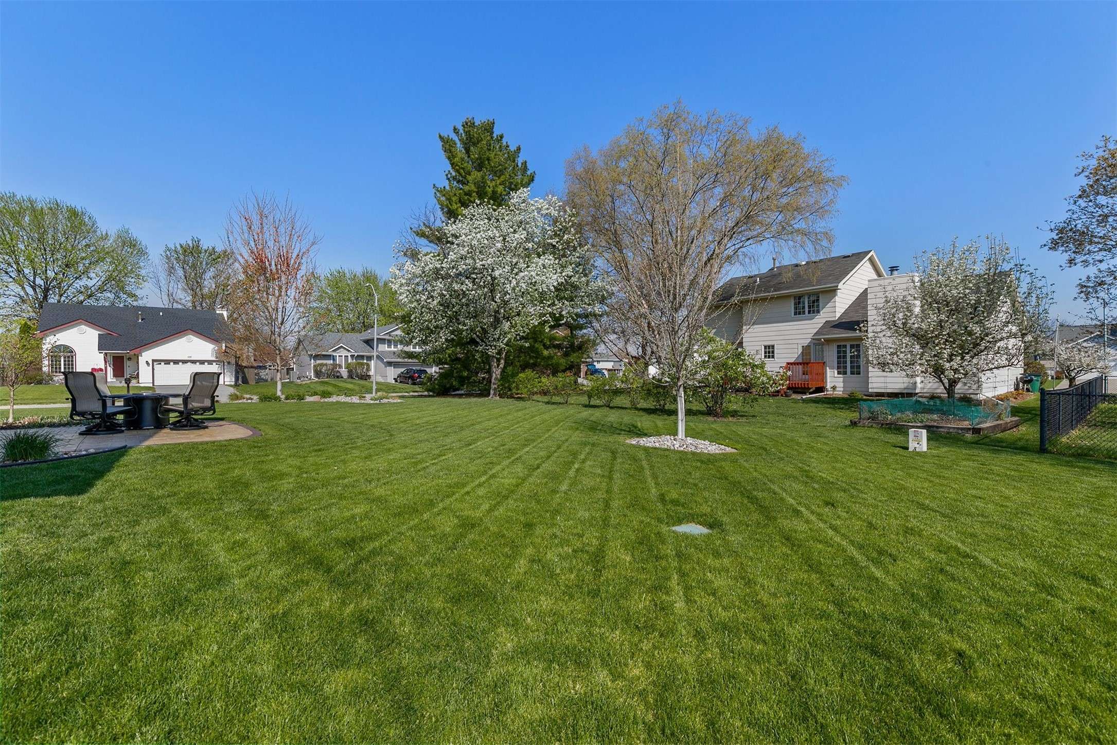Urbandale, IA 50322,8219 Hickory Drive