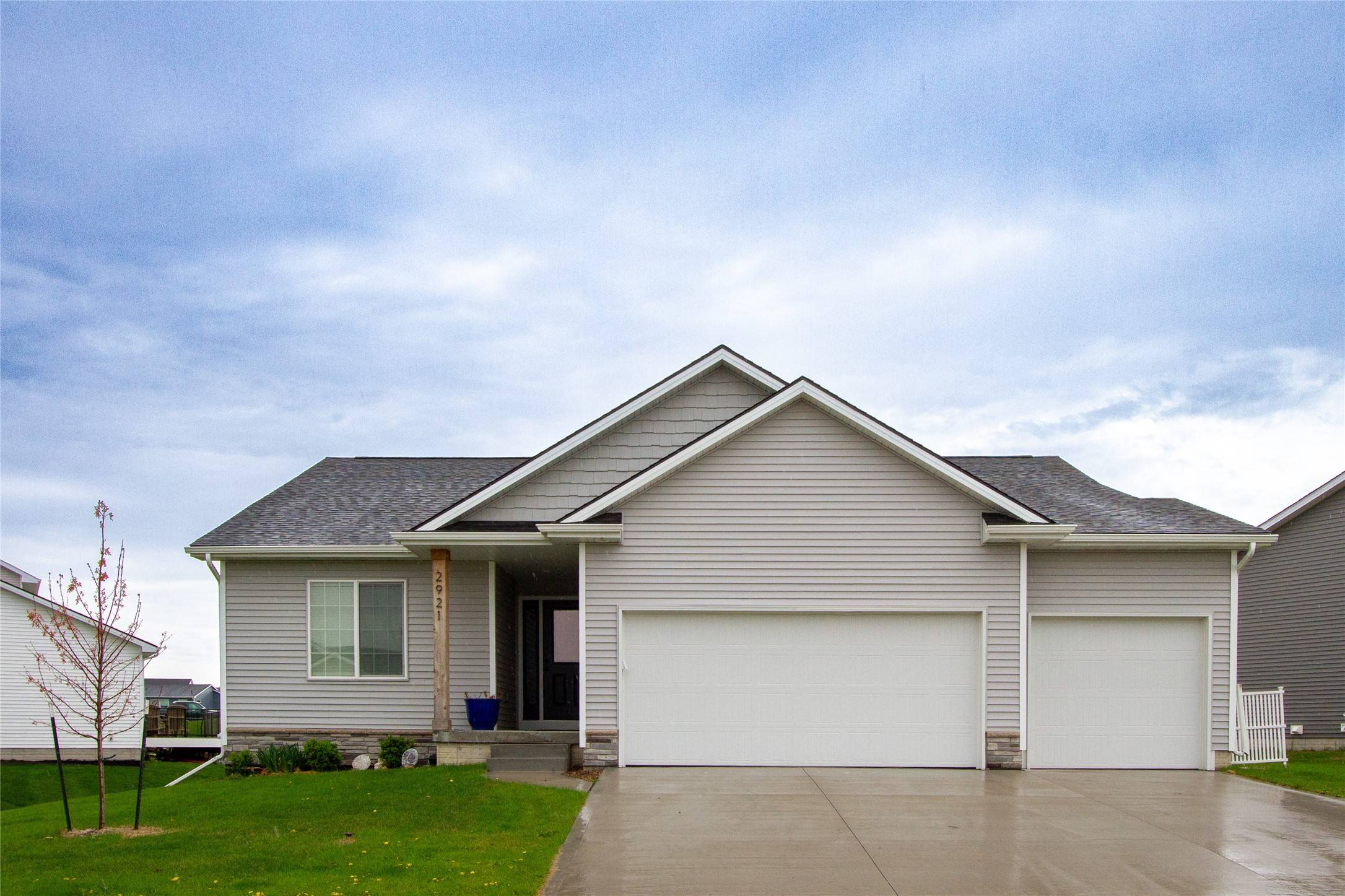 Pella, IA 50219,2921 Primrose Lane