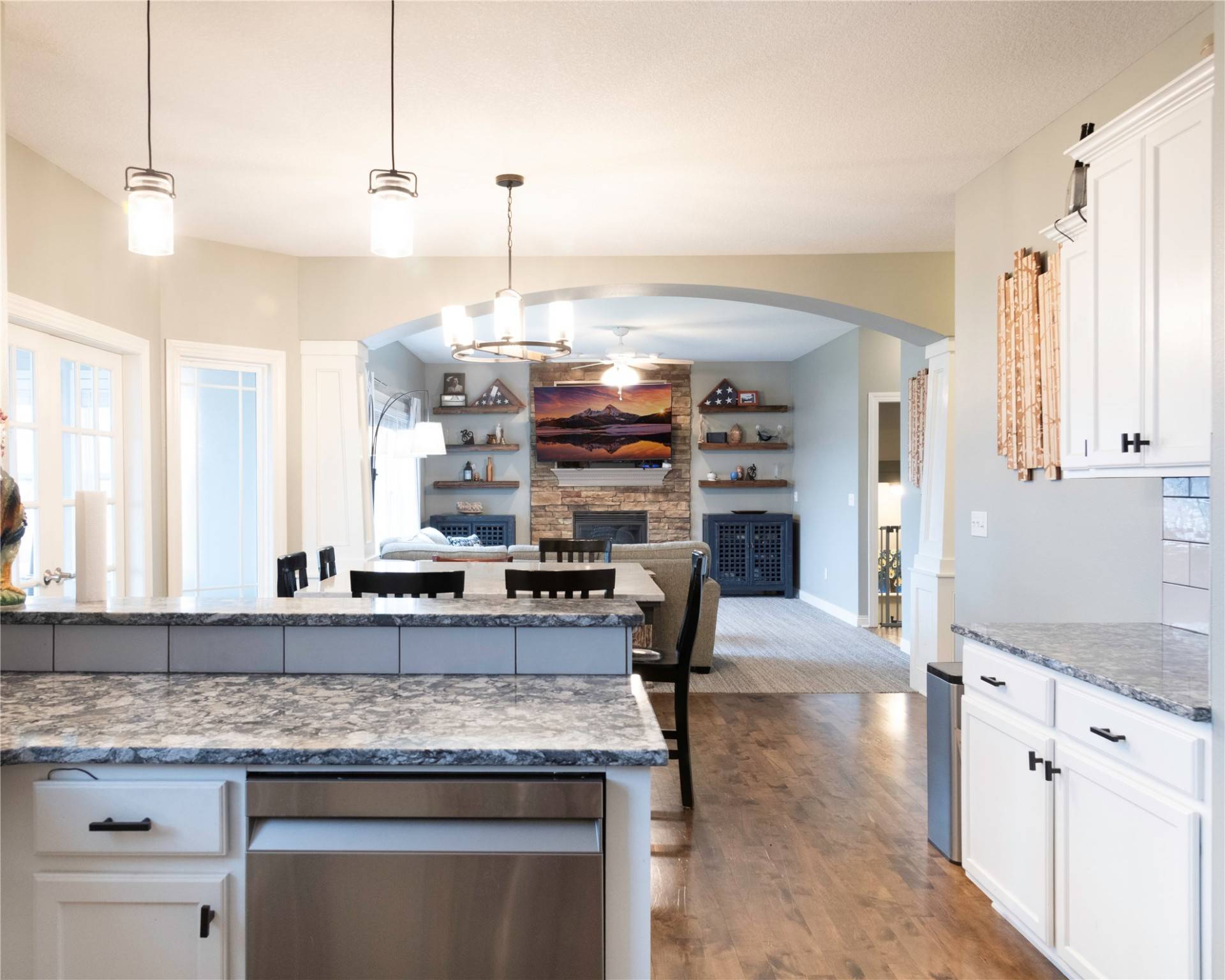 Ankeny, IA 50023,924 NW 33rd Street