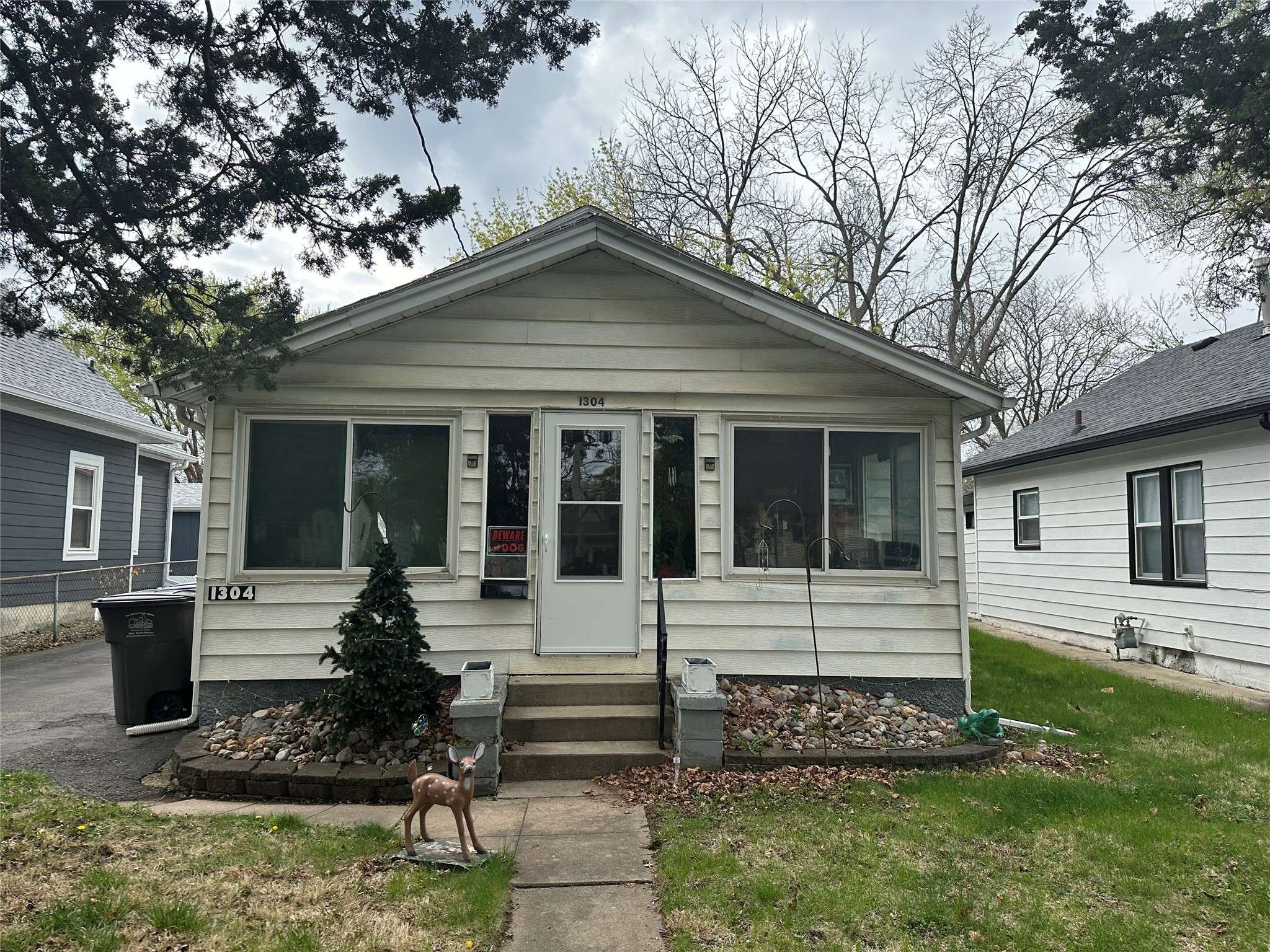 Des Moines, IA 50317,1304 E 28th Street